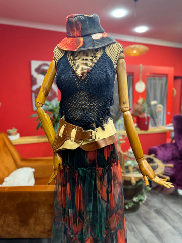 Dünya Tiyatro Günü’ne Özel: Bir Sanat Eseri Gibi Taşıyacağınız El Yapımı Tasarımlar - Yılday Gür Butik