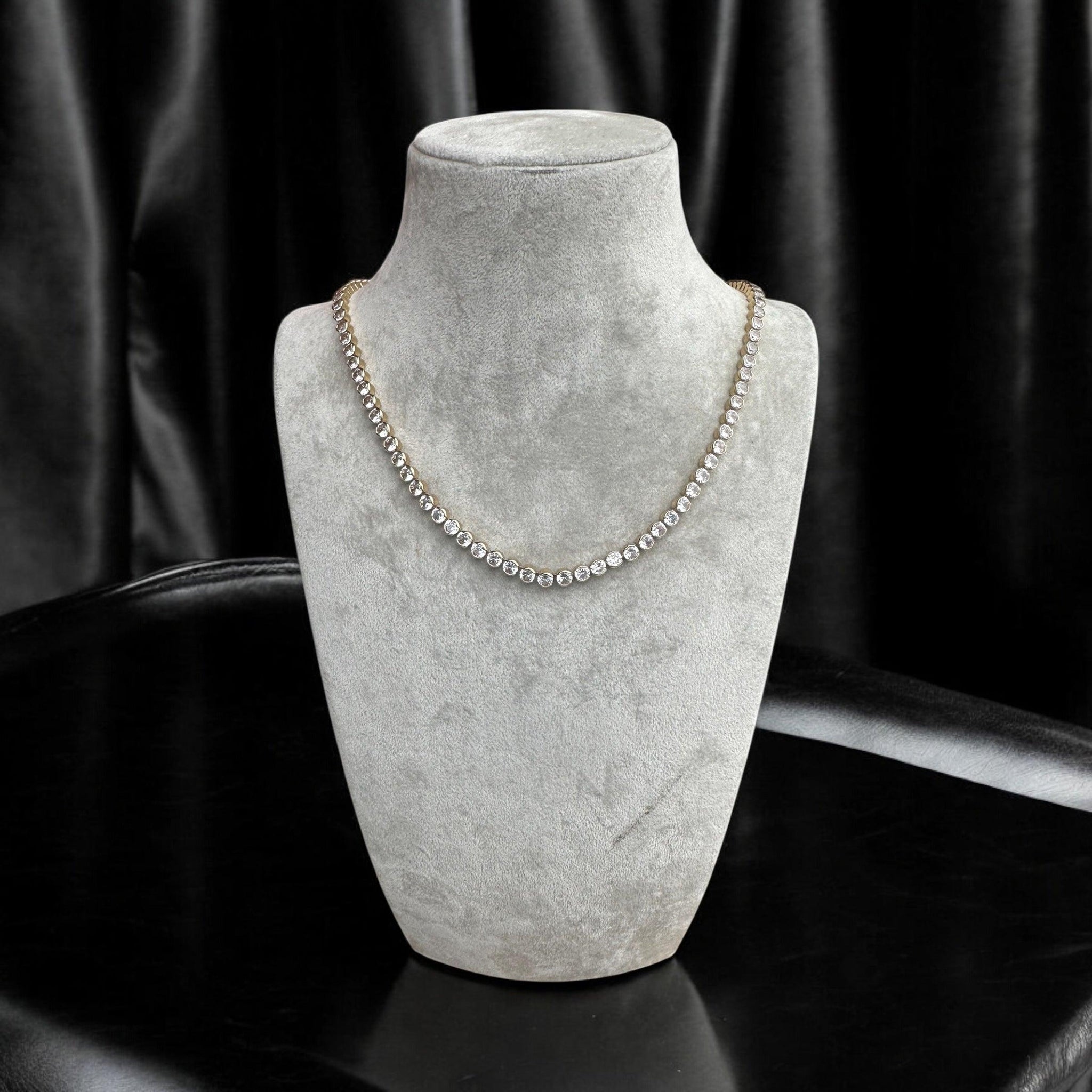 Waterway Steel Necklace - Elegant and Modern Design