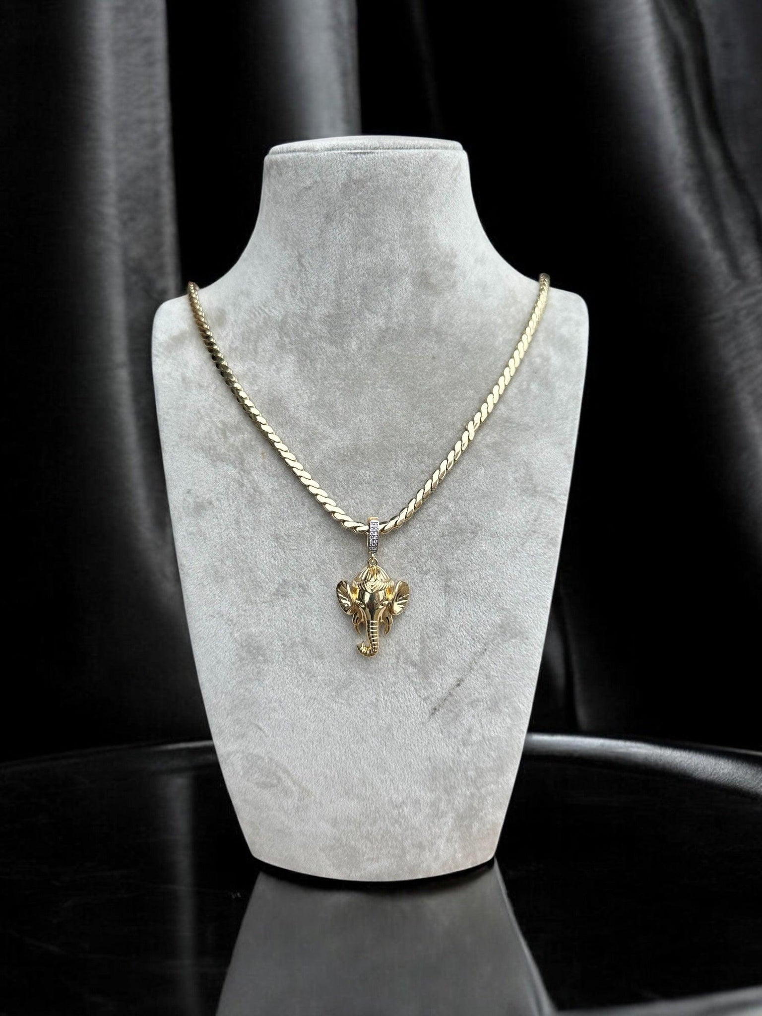 Elephant Detailed Steel Necklace