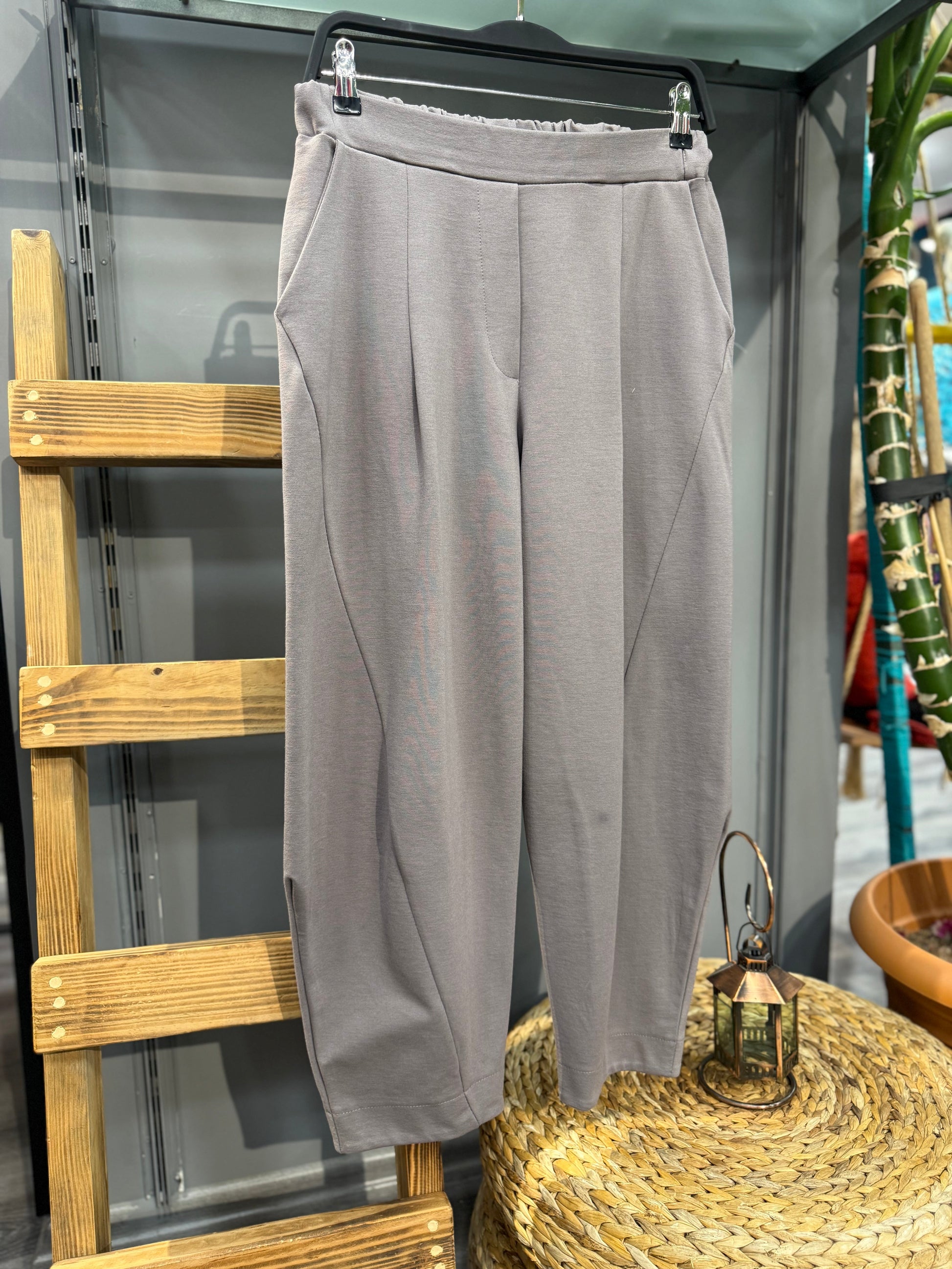 Antrasit Balon Kesim Pantolon - Konfor Odaklı Günlük Tasarım Giyim > Alt Giyim > Pantolon butik bohem giyim – Yılday Gür Butik Üsküdar Emaar