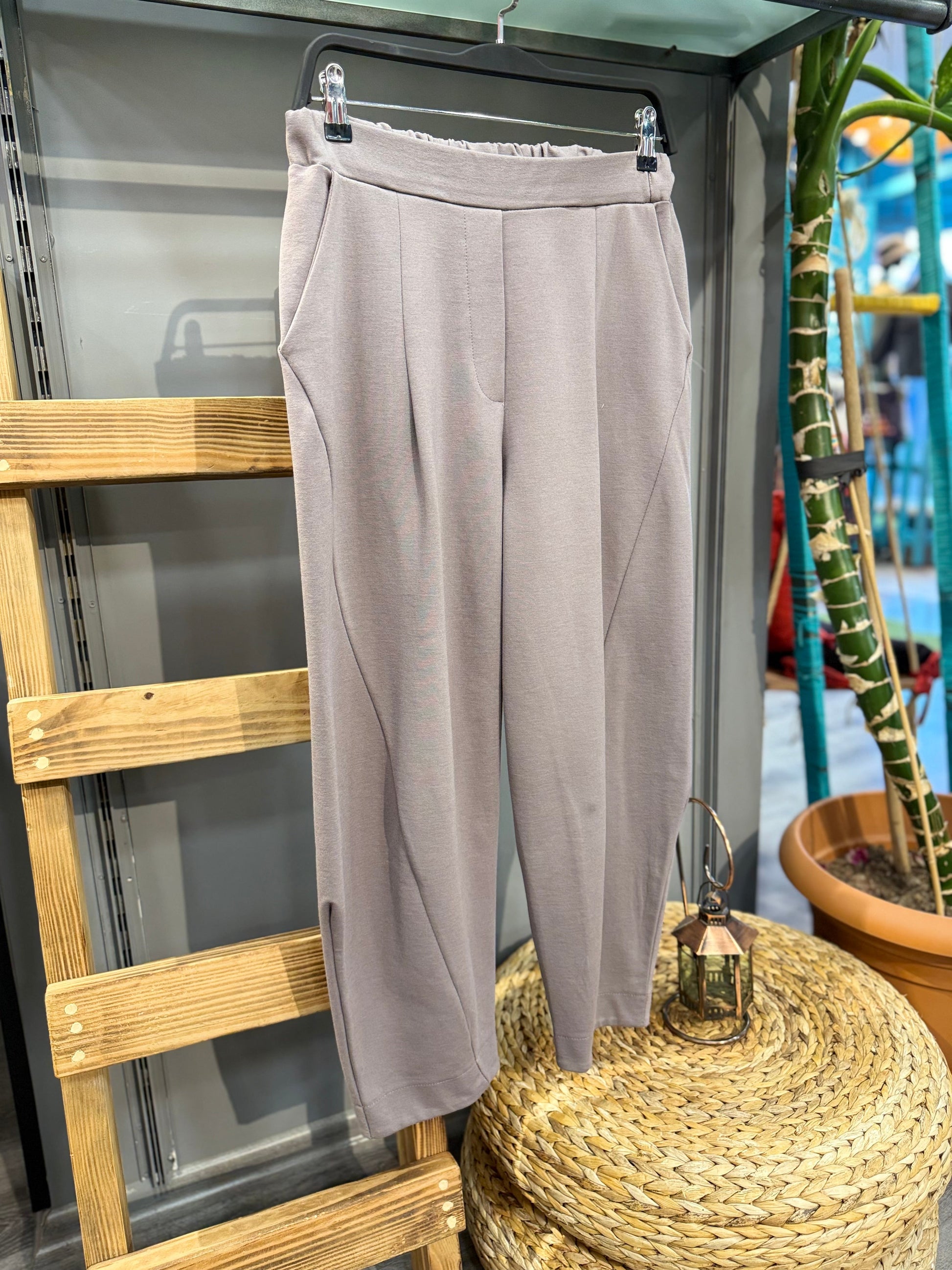 Antrasit Balon Kesim Pantolon - Konfor Odaklı Günlük Tasarım Giyim > Alt Giyim > Pantolon butik bohem giyim – Yılday Gür Butik Üsküdar Emaar