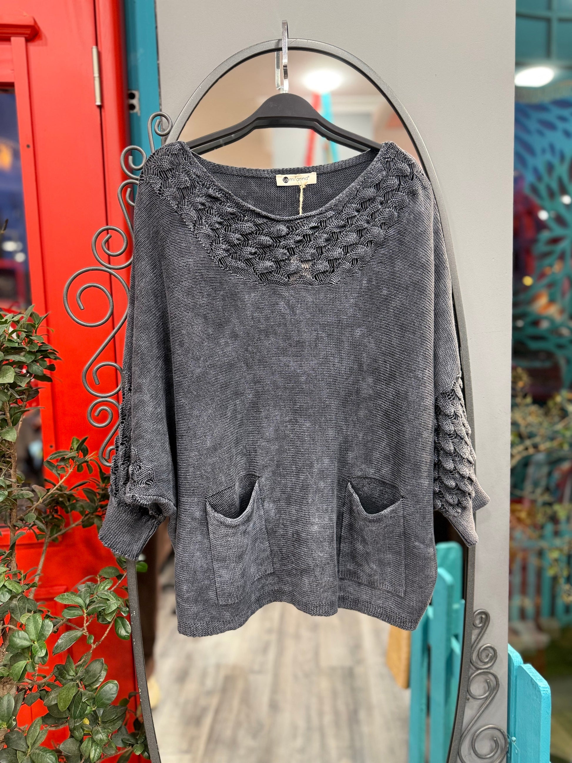 Antrasit Cep Detaylı Ajurlu Yaka Triko Kazak Giyim > Üst Giyim > Kazak & Hırka > Kazak butik bohem giyim – Yılday Gür Butik Üsküdar Emaar