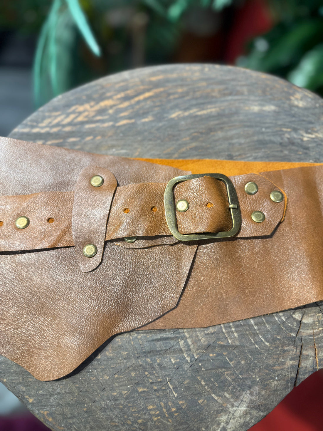 Arden Hakiki Deri Bohem El Yapımı Bel Kemeri – Taba & Krem Aksesuar > Kemer butik bohem giyim – Yılday Gür Butik Üsküdar Emaar