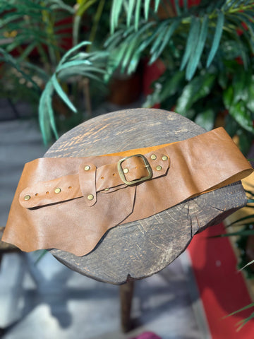 Arden Hakiki Deri Bohem El Yapımı Bel Kemeri – Taba & Krem Aksesuar > Kemer butik bohem giyim – Yılday Gür Butik Üsküdar Emaar