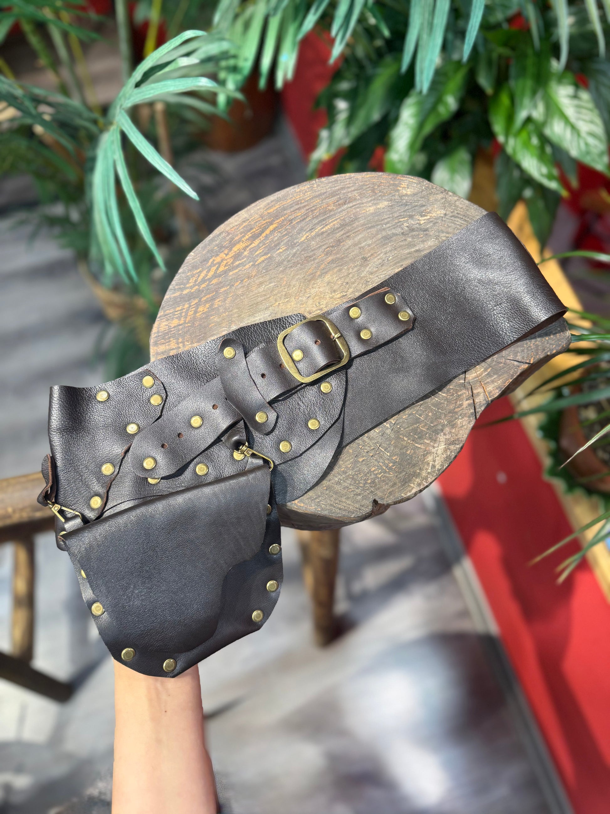 Arlington Cepli Hakiki Deri El Yapımı Bohem Kemer – Kahverengi Aksesuar > Kemer butik bohem giyim – Yılday Gür Butik Üsküdar Emaar