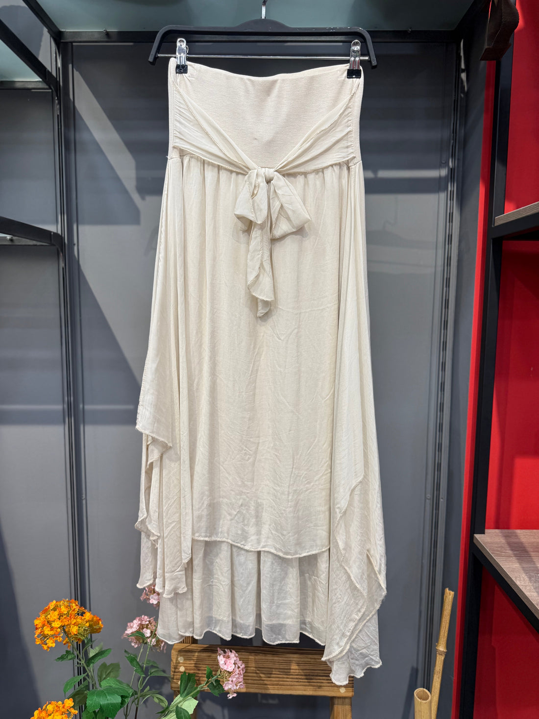 Bağlama Detaylı Krem İpek Etek - İthal İtalyan Tasarımı Akışkan Maxi Etek Etek butik bohem giyim – Yılday Gür Butik Üsküdar Emaar