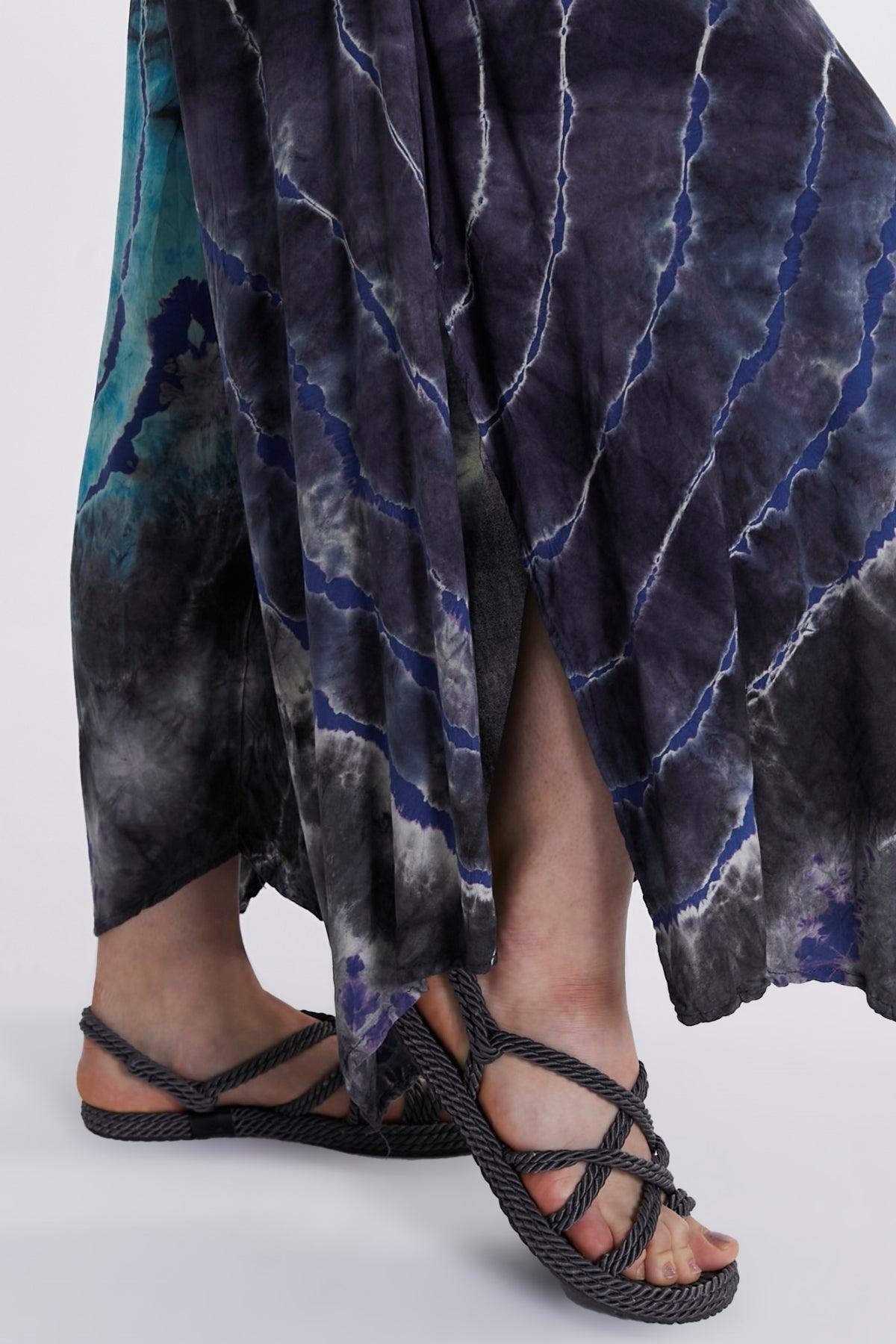 Batik Desenli Mavi Kaftan butik bohem giyim – Yılday Gür Butik Üsküdar Emaar