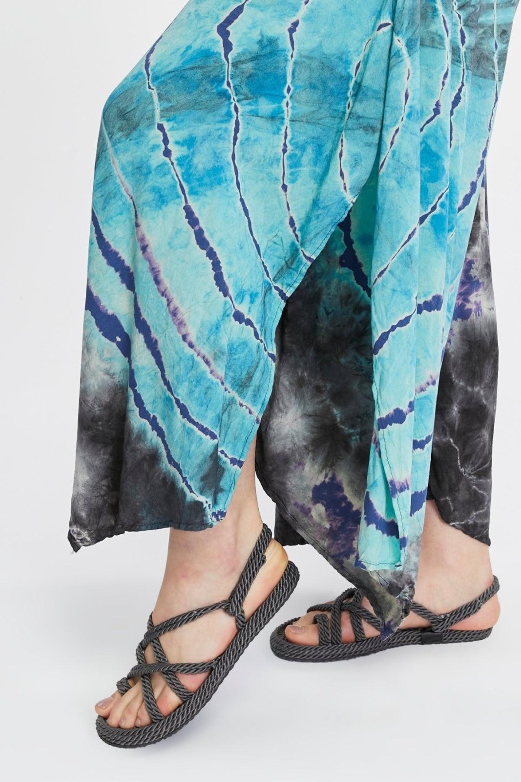 Batik Desenli Mavi Kaftan butik bohem giyim – Yılday Gür Butik Üsküdar Emaar