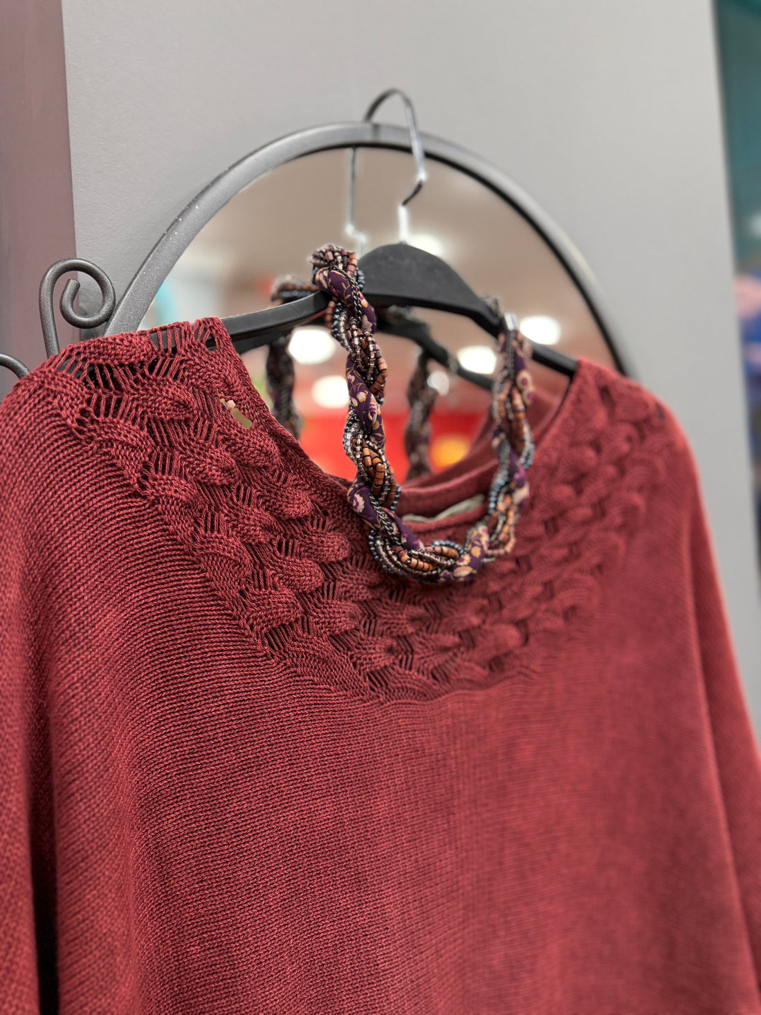 Bordo Cep Detaylı Ajurlu Yaka Triko Kazak Giyim > Üst Giyim > Kazak & Hırka > Kazak butik bohem giyim – Yılday Gür Butik Üsküdar Emaar