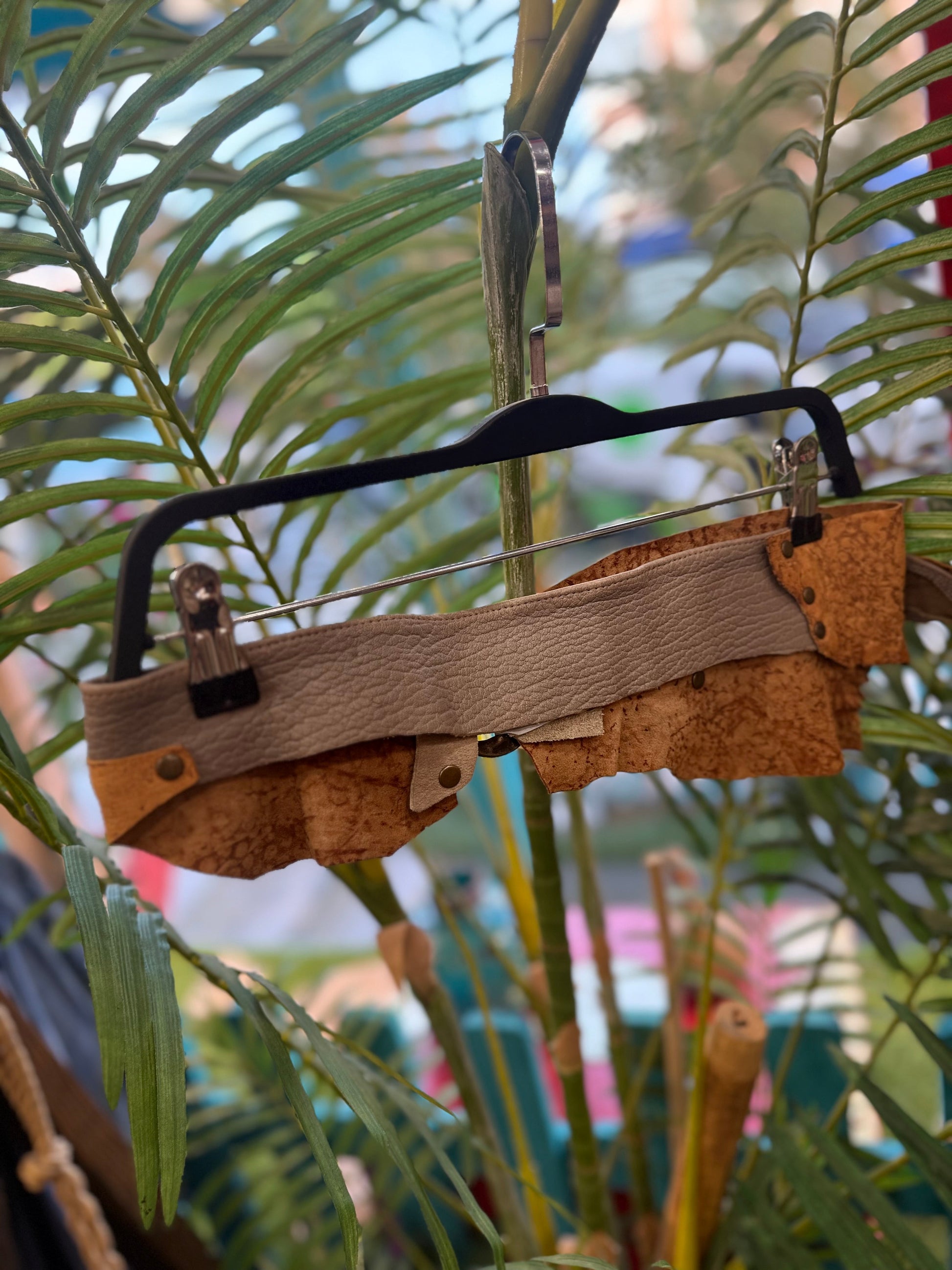 Bronwyn Deri Kemer | Doğal Ton El Yapımı Bohem Tasarım Aksesuar > Kemer butik bohem giyim – Yılday Gür Butik Üsküdar Emaar