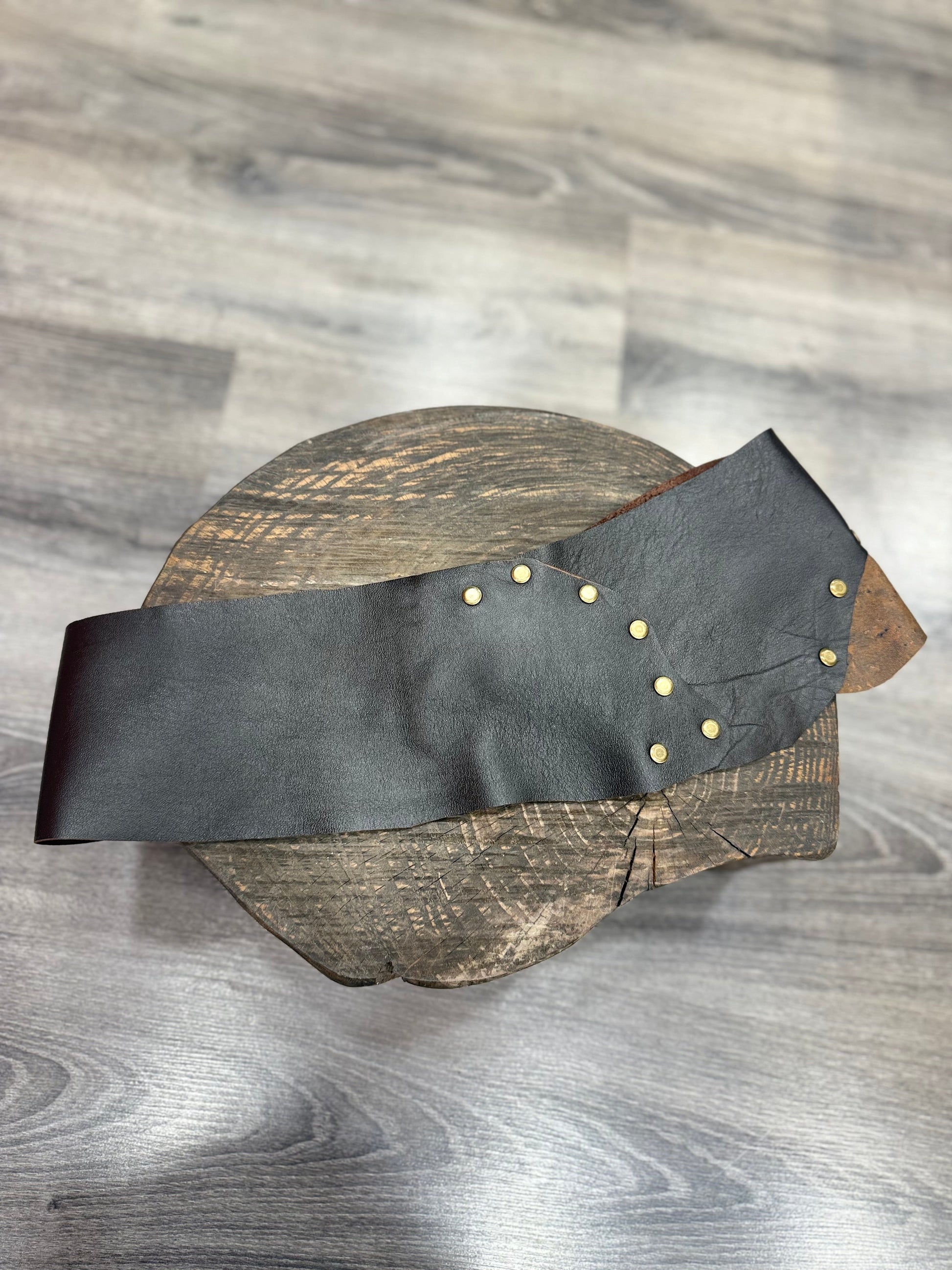 Canyon Road Çift Renk Hakiki Deri El Yapımı Kemer – Siyah & Taba Aksesuar > Kemer butik bohem giyim – Yılday Gür Butik Üsküdar Emaar