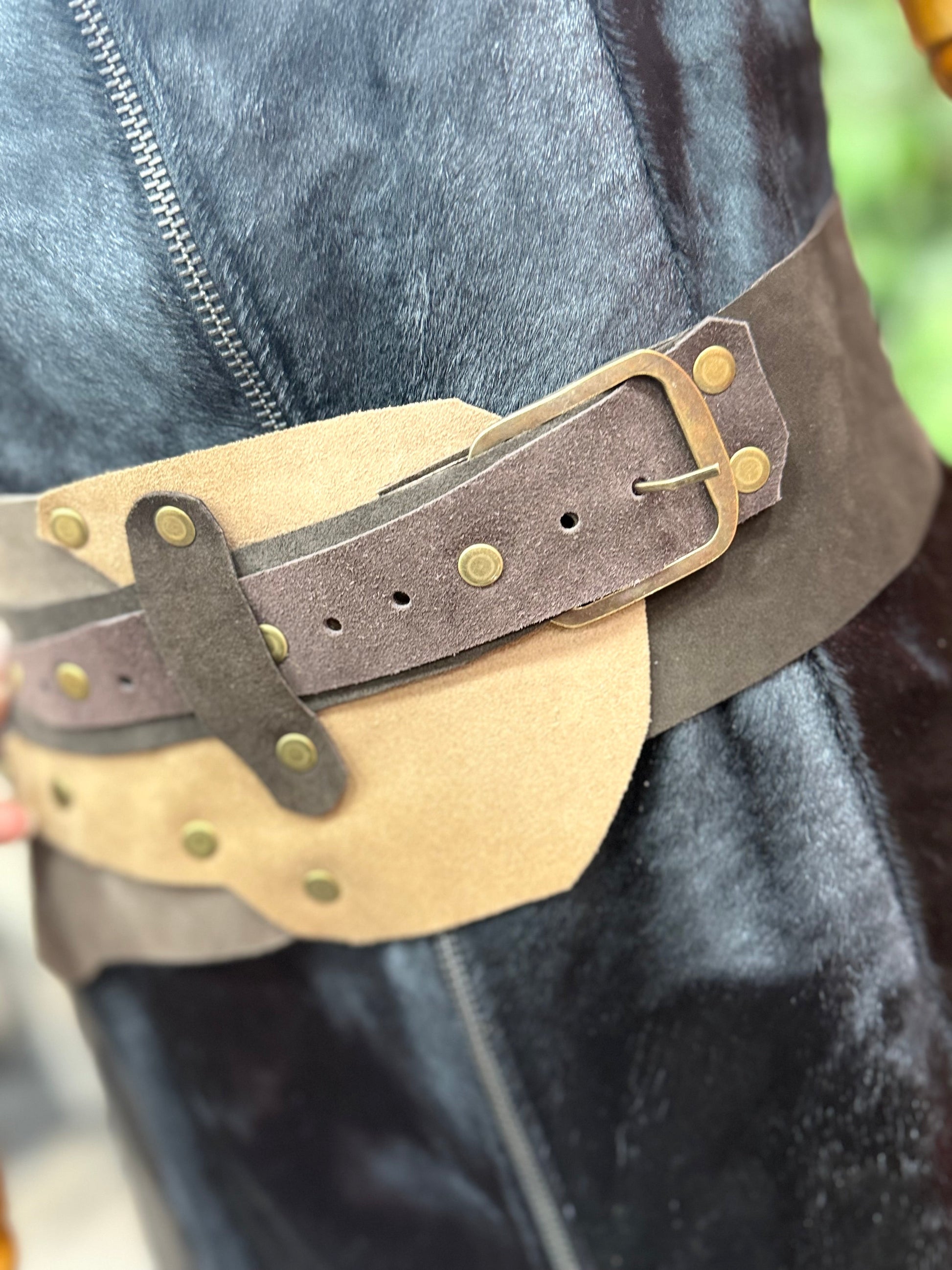 Chester El Yapımı Deri Tasarım Kemer Aksesuar > Kemer butik bohem giyim – Yılday Gür Butik Üsküdar Emaar