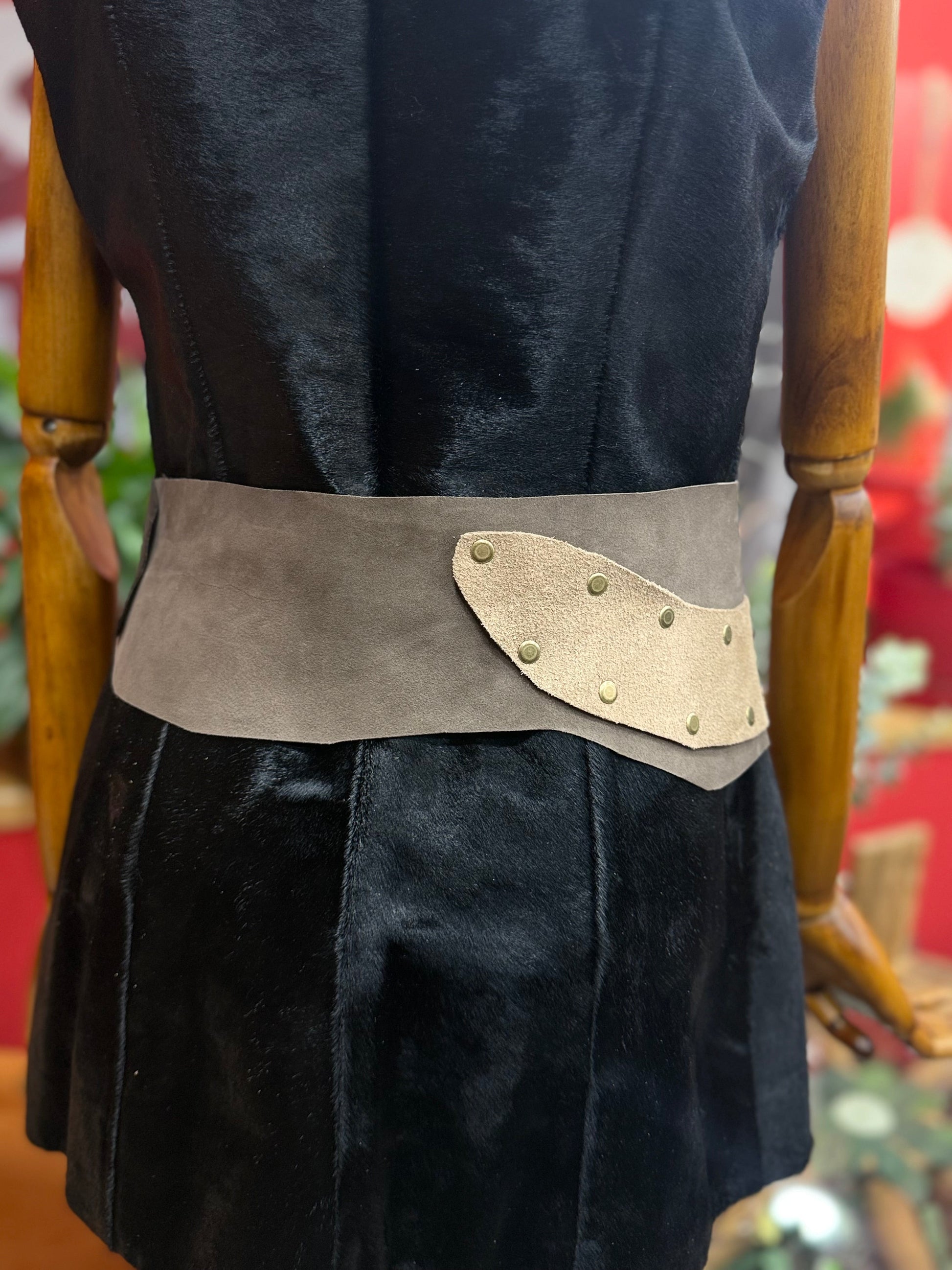 Chester El Yapımı Deri Tasarım Kemer Aksesuar > Kemer butik bohem giyim – Yılday Gür Butik Üsküdar Emaar