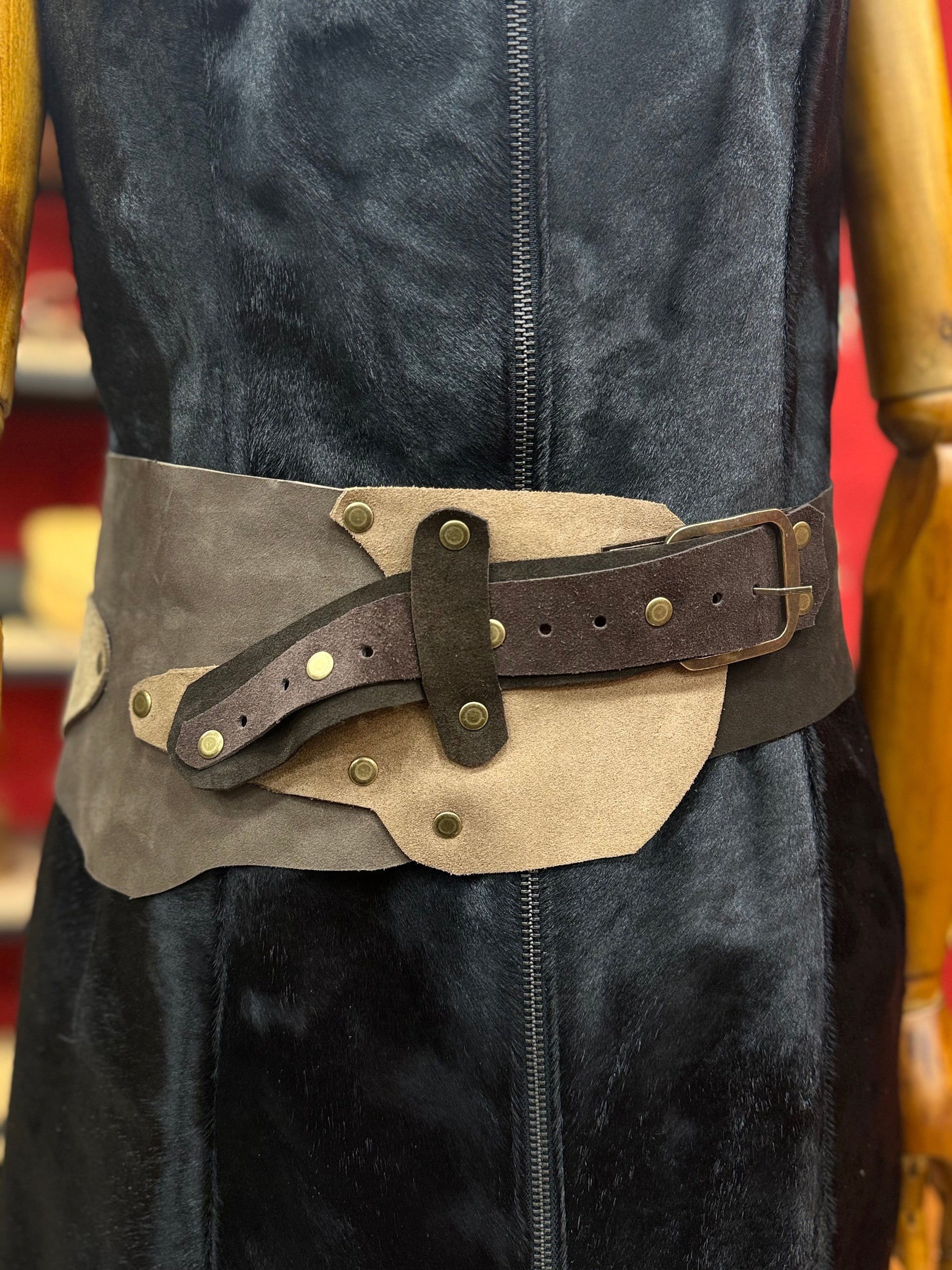 Chester El Yapımı Deri Tasarım Kemer Aksesuar > Kemer butik bohem giyim – Yılday Gür Butik Üsküdar Emaar