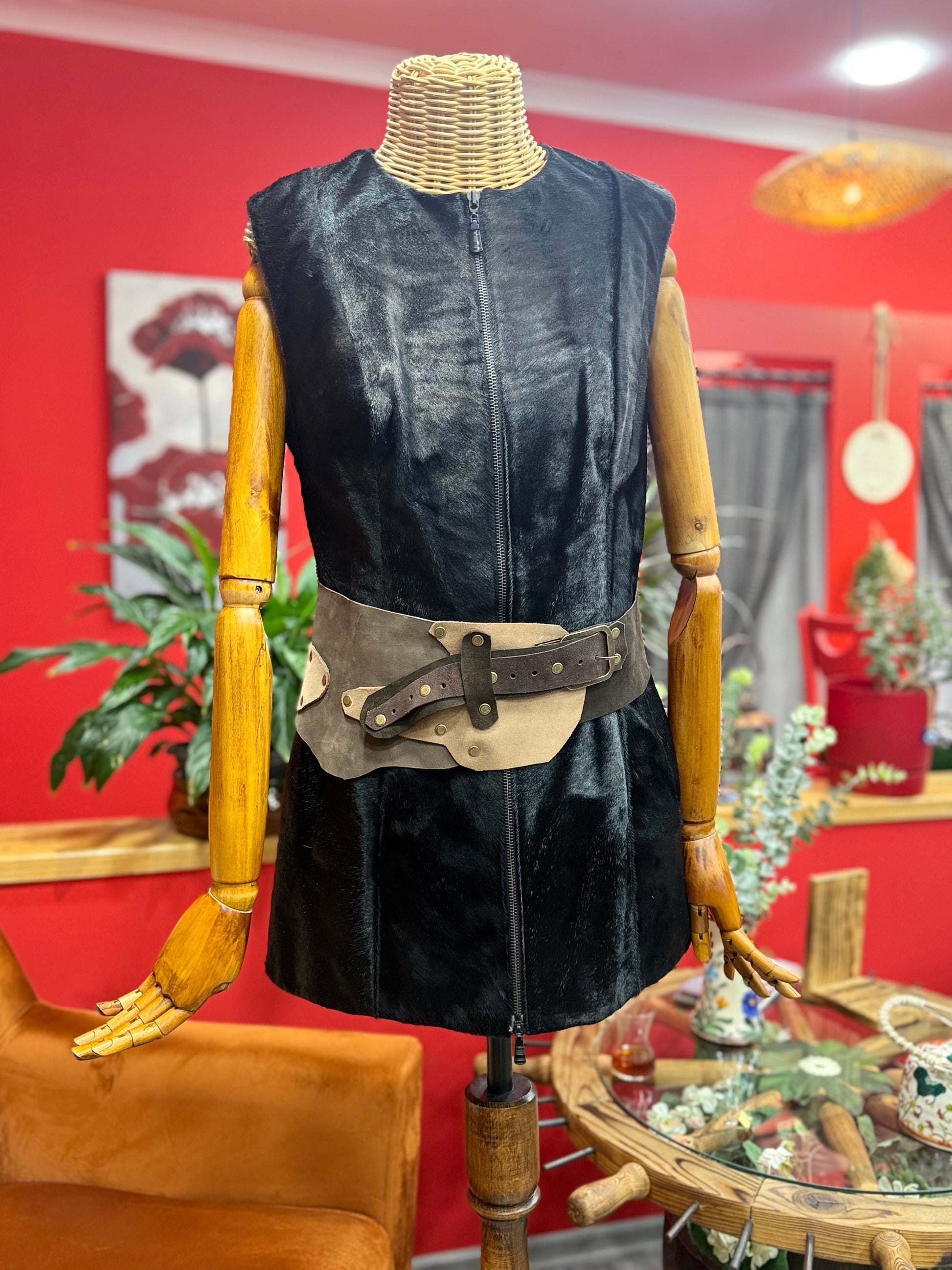 Chester El Yapımı Deri Tasarım Kemer Aksesuar > Kemer butik bohem giyim – Yılday Gür Butik Üsküdar Emaar