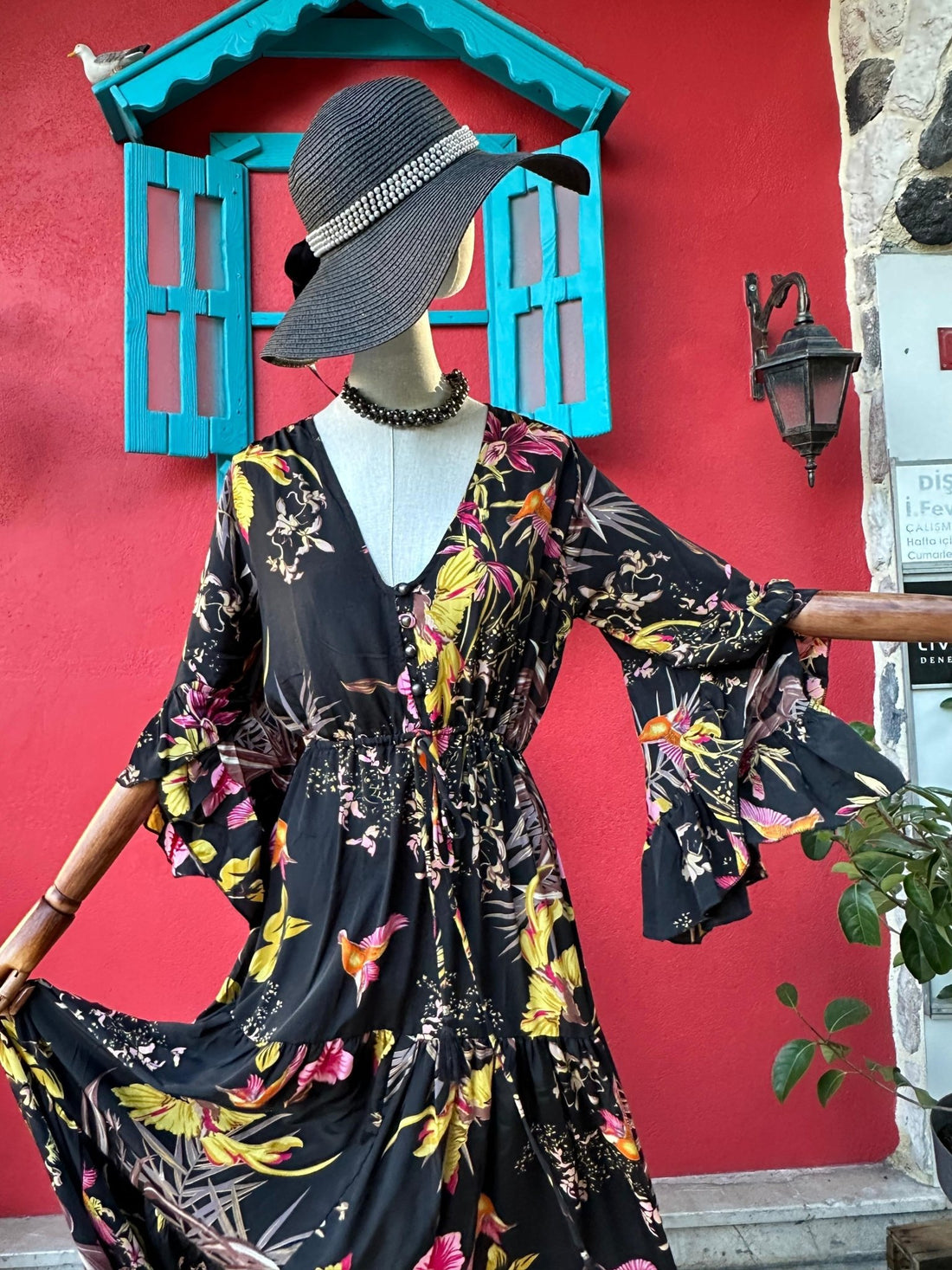 Çiçek Desenli Fırfırlı Kol İpek Elbise Elbiseler butik bohem giyim – Yılday Gür Butik Üsküdar Emaar