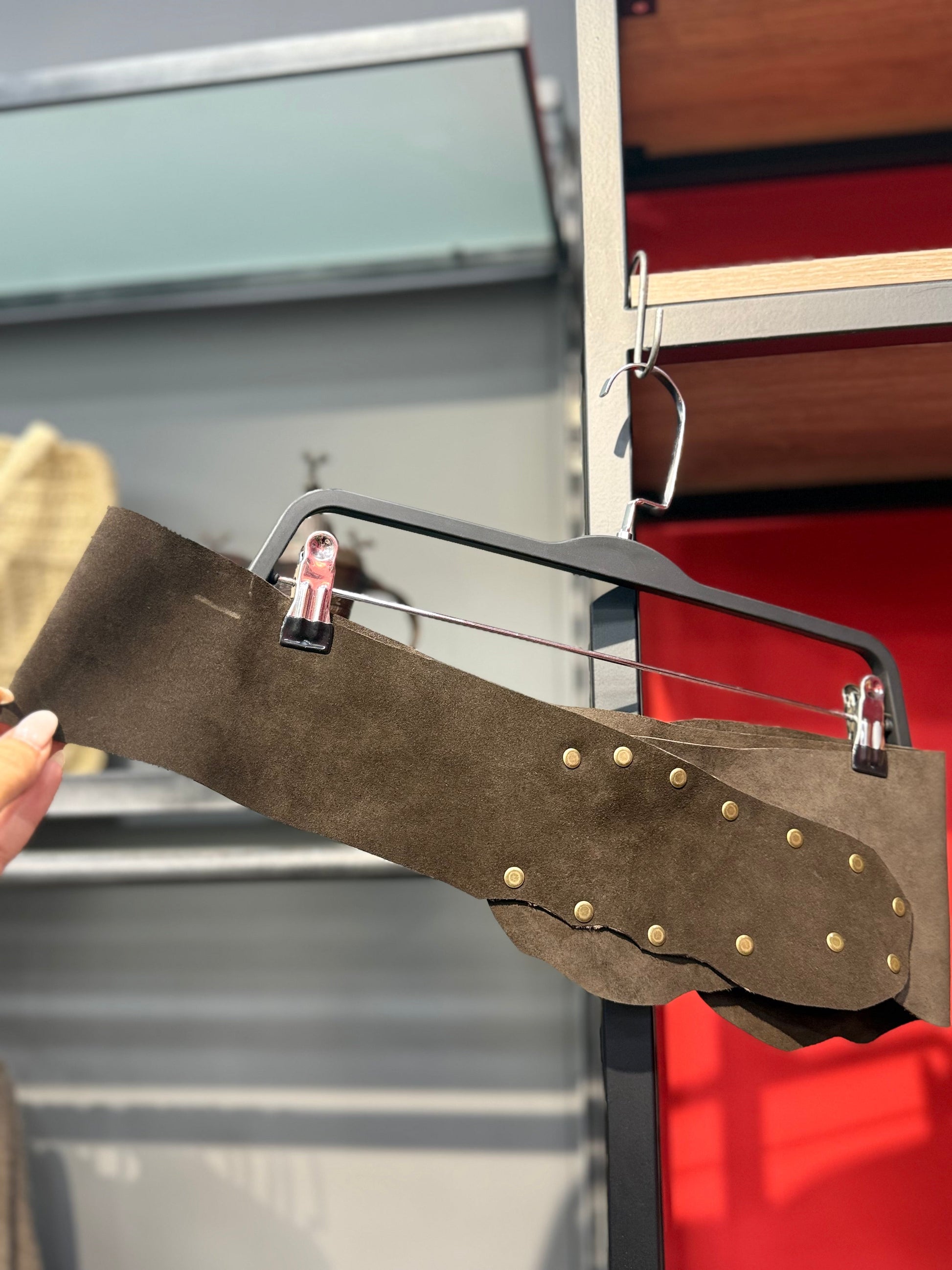 Clyde El Yapımı Nubuk Tasarım Kemer Aksesuar > Kemer butik bohem giyim – Yılday Gür Butik Üsküdar Emaar