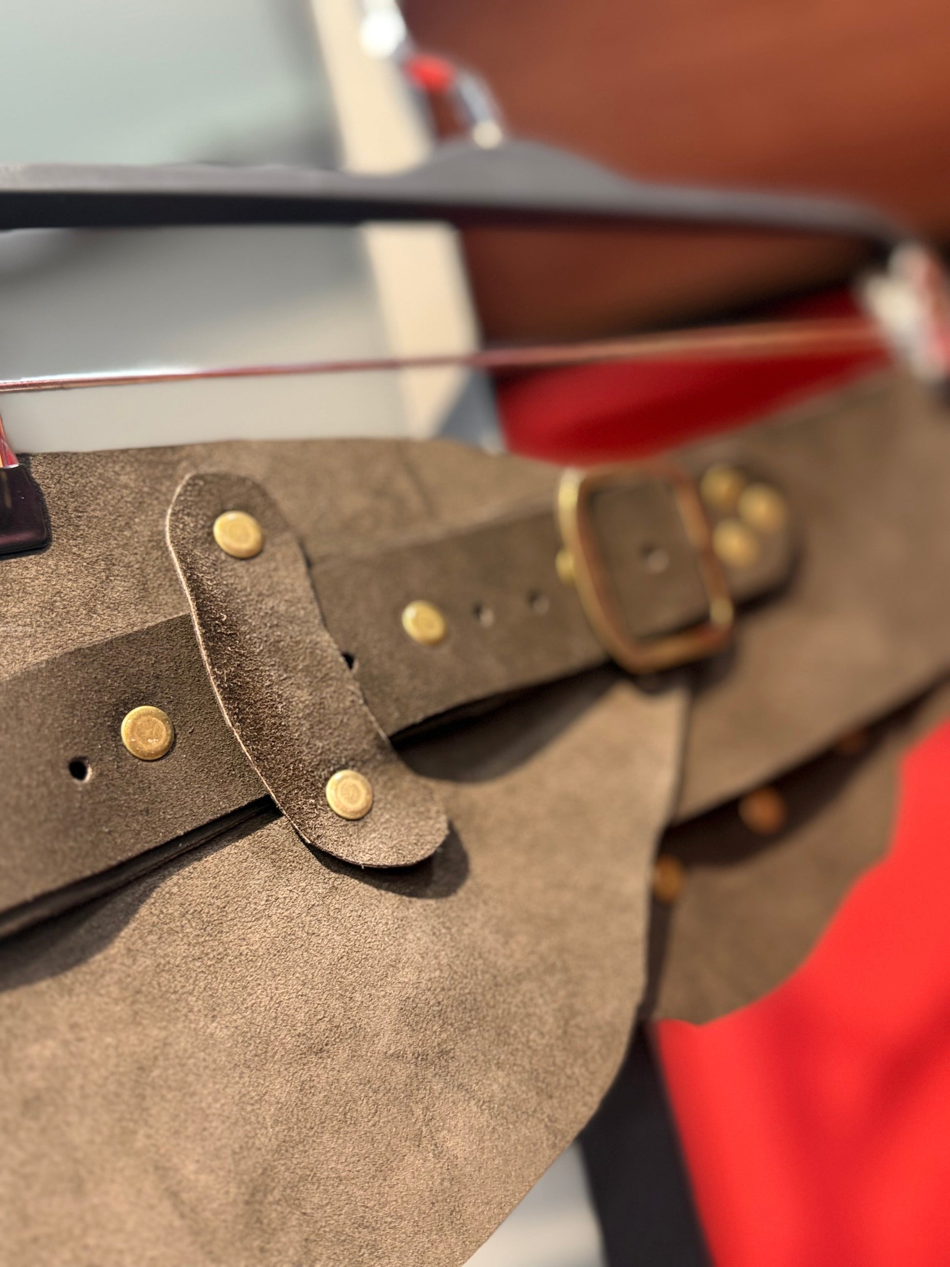 Clyde El Yapımı Nubuk Tasarım Kemer Aksesuar > Kemer butik bohem giyim – Yılday Gür Butik Üsküdar Emaar