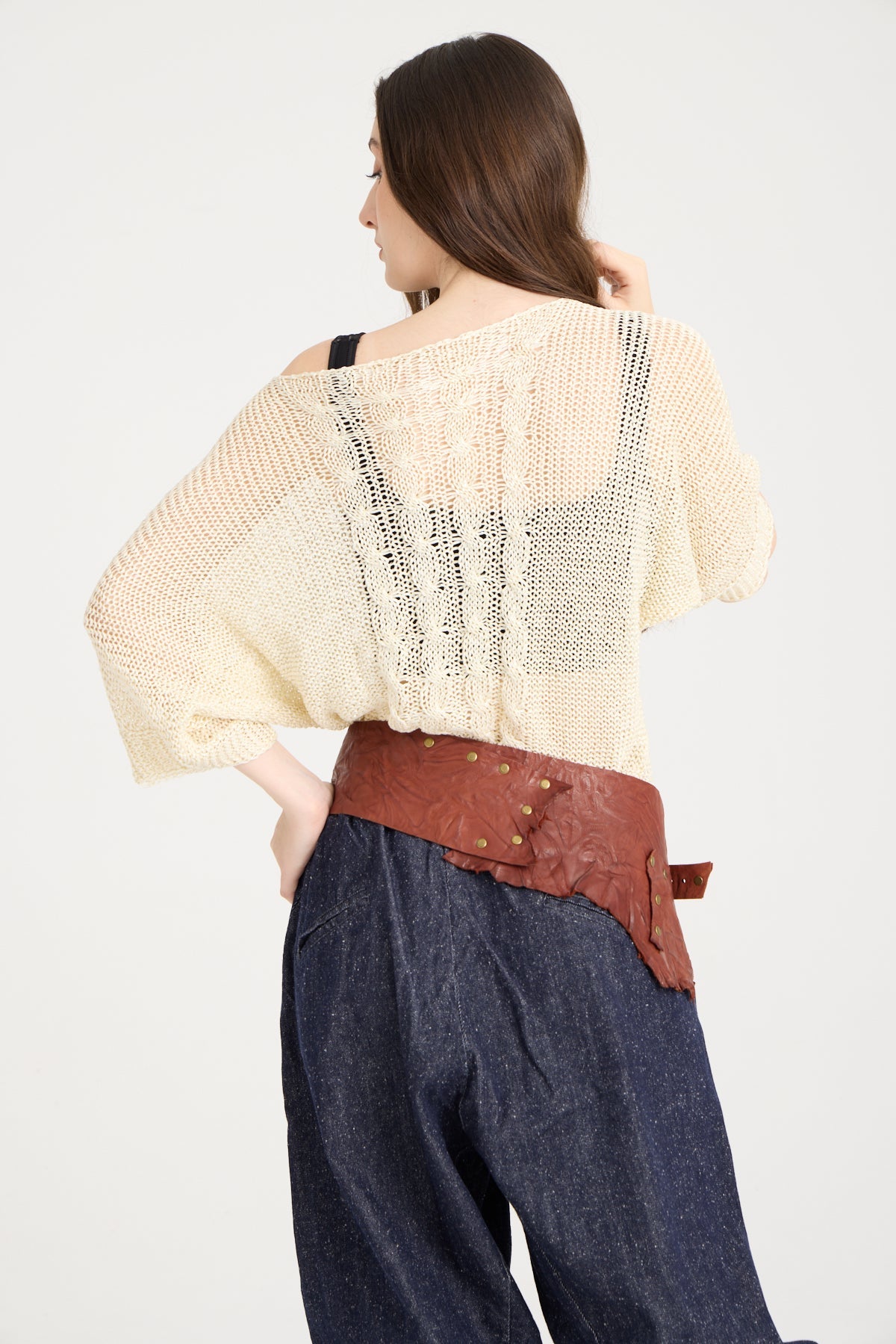 Cognac El Yapımı Deri Kemer Aksesuar > Kemer butik bohem giyim – Yılday Gür Butik Üsküdar Emaar