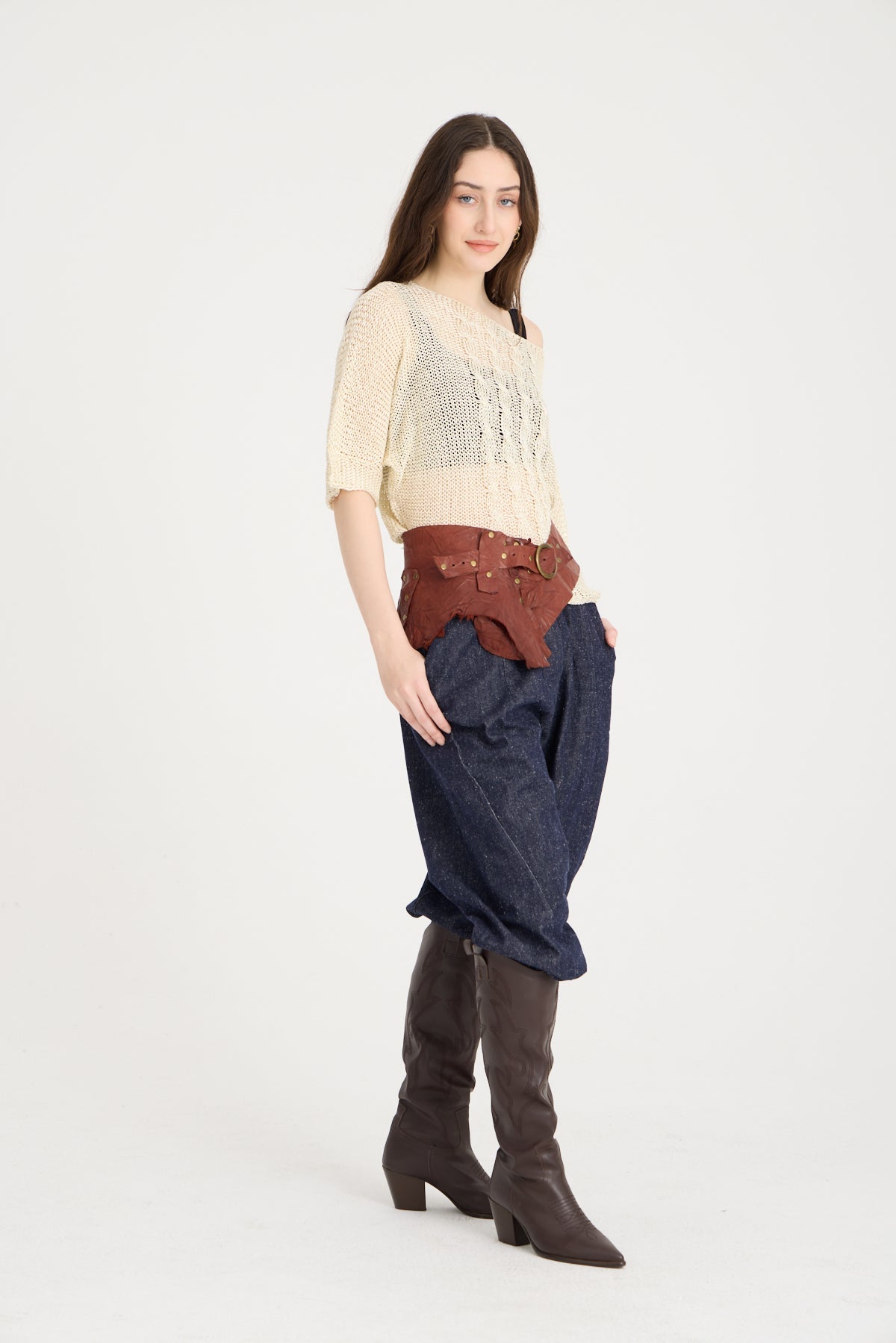 Cognac El Yapımı Deri Kemer Aksesuar > Kemer butik bohem giyim – Yılday Gür Butik Üsküdar Emaar