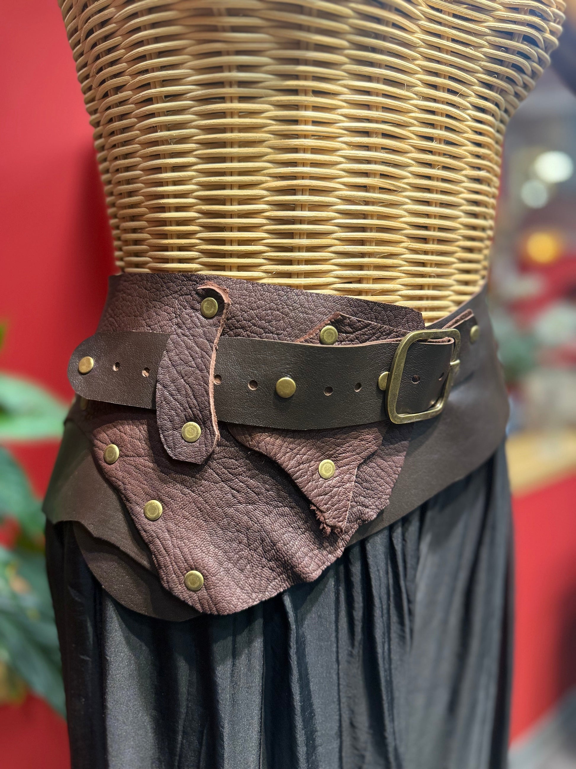 Cooperlane Hakiki Deri El Yapımı Bohem Kemer – Çikolata Kahve Aksesuar > Kemer butik bohem giyim – Yılday Gür Butik Üsküdar Emaar