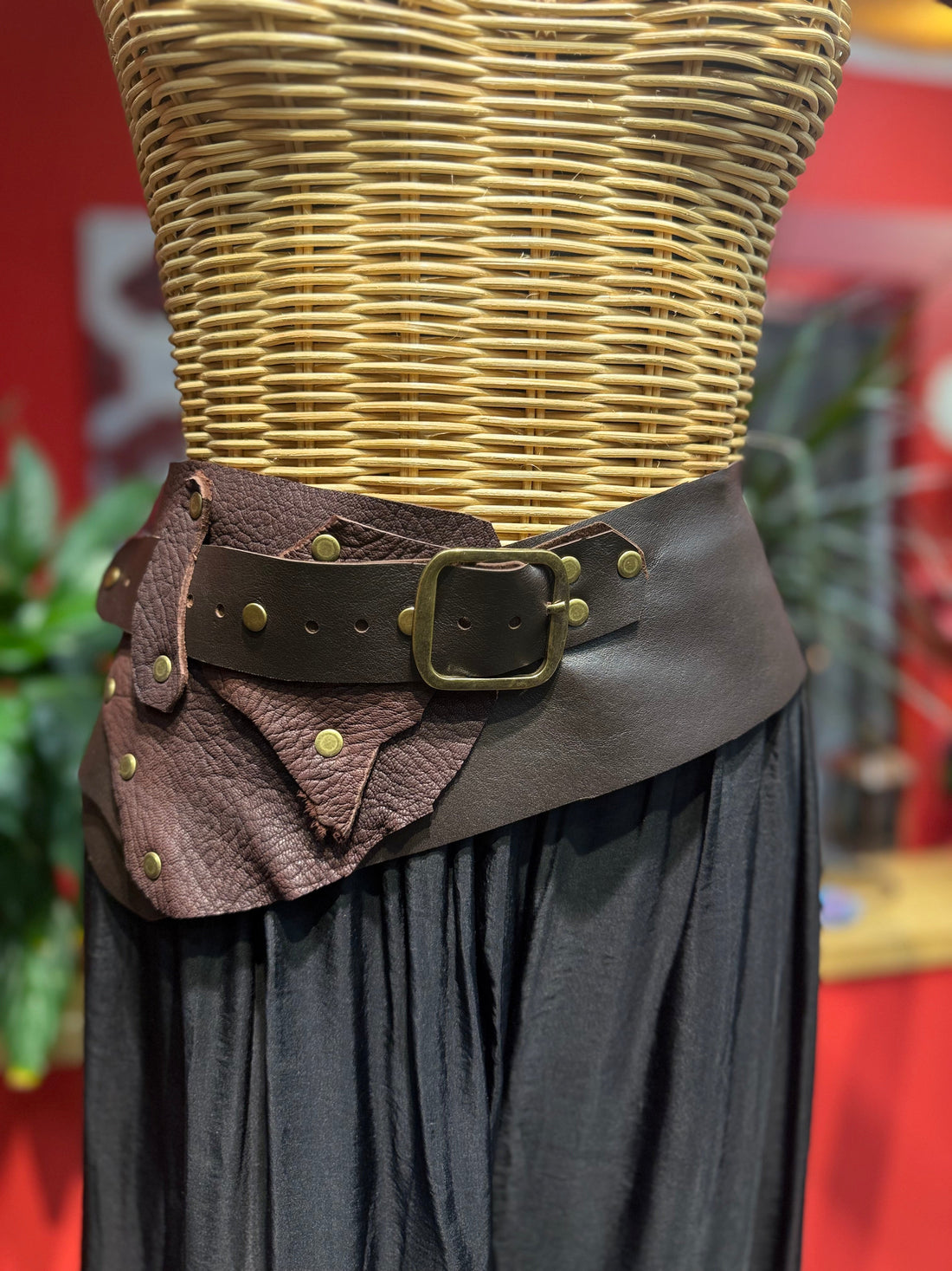 Cooperlane Hakiki Deri El Yapımı Bohem Kemer – Çikolata Kahve Aksesuar > Kemer butik bohem giyim – Yılday Gür Butik Üsküdar Emaar