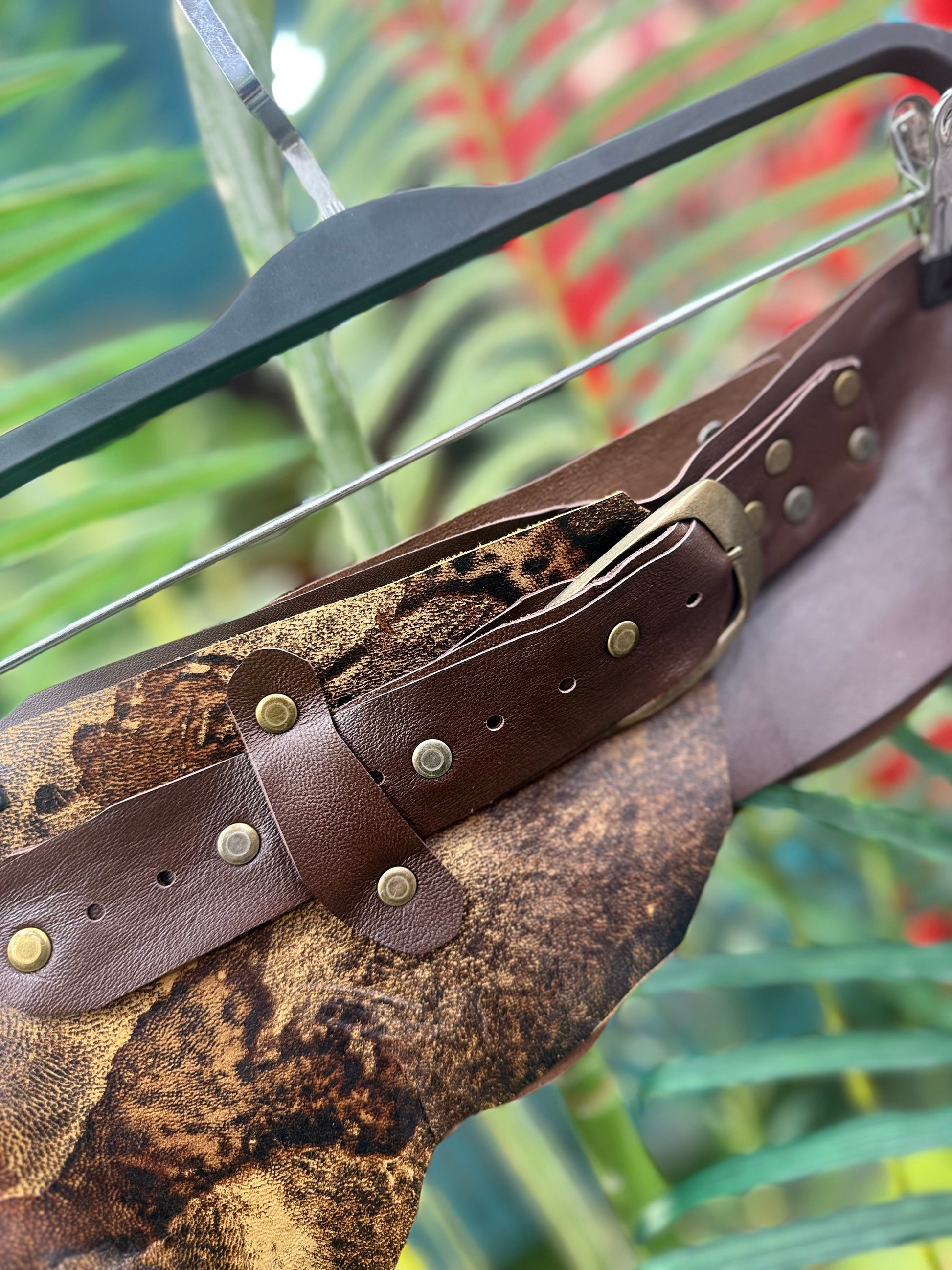 Cowboy Deri Kemer Aksesuar > Kemer butik bohem giyim – Yılday Gür Butik Üsküdar Emaar