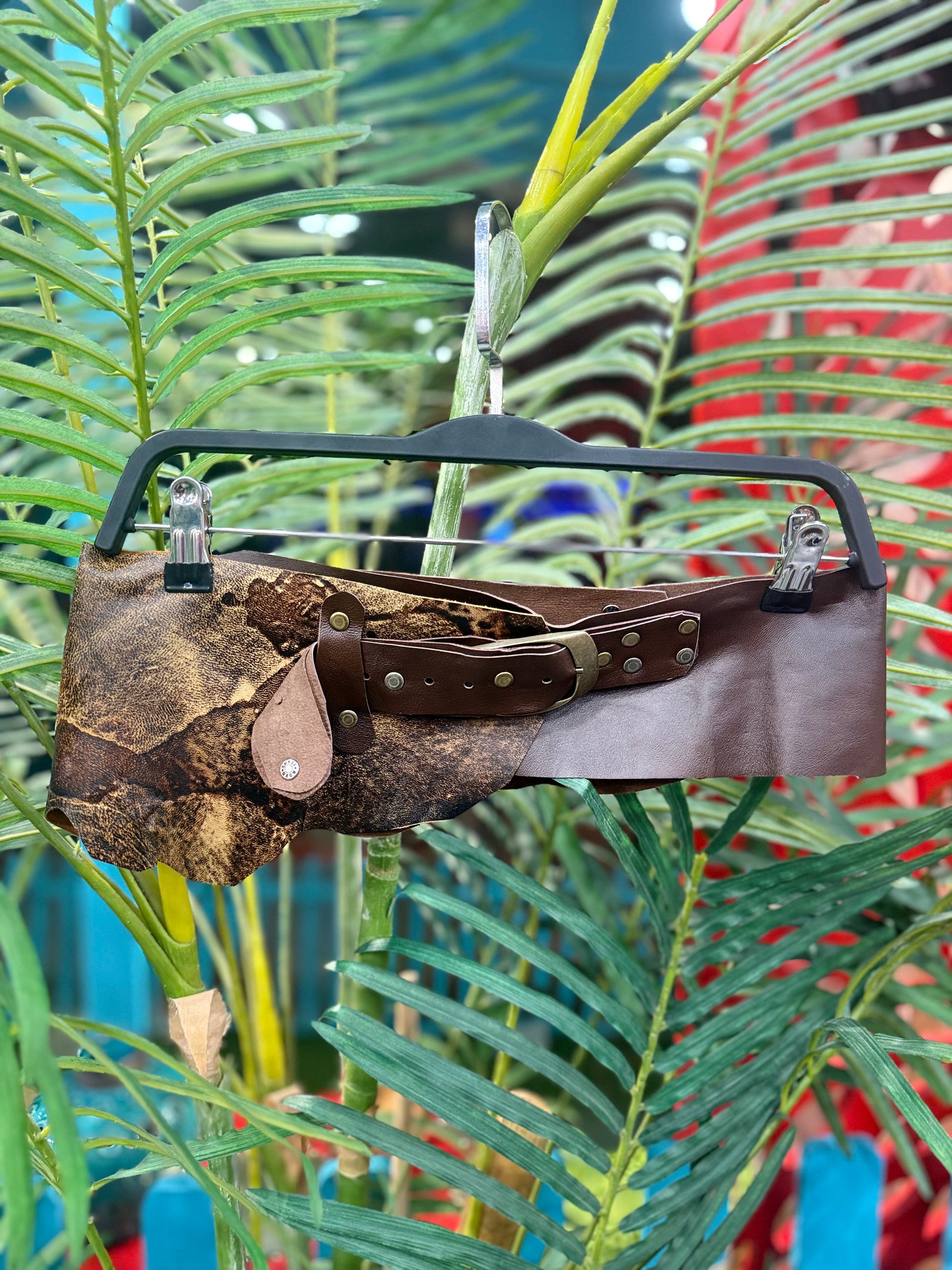 Cowboy Deri Kemer Aksesuar > Kemer butik bohem giyim – Yılday Gür Butik Üsküdar Emaar