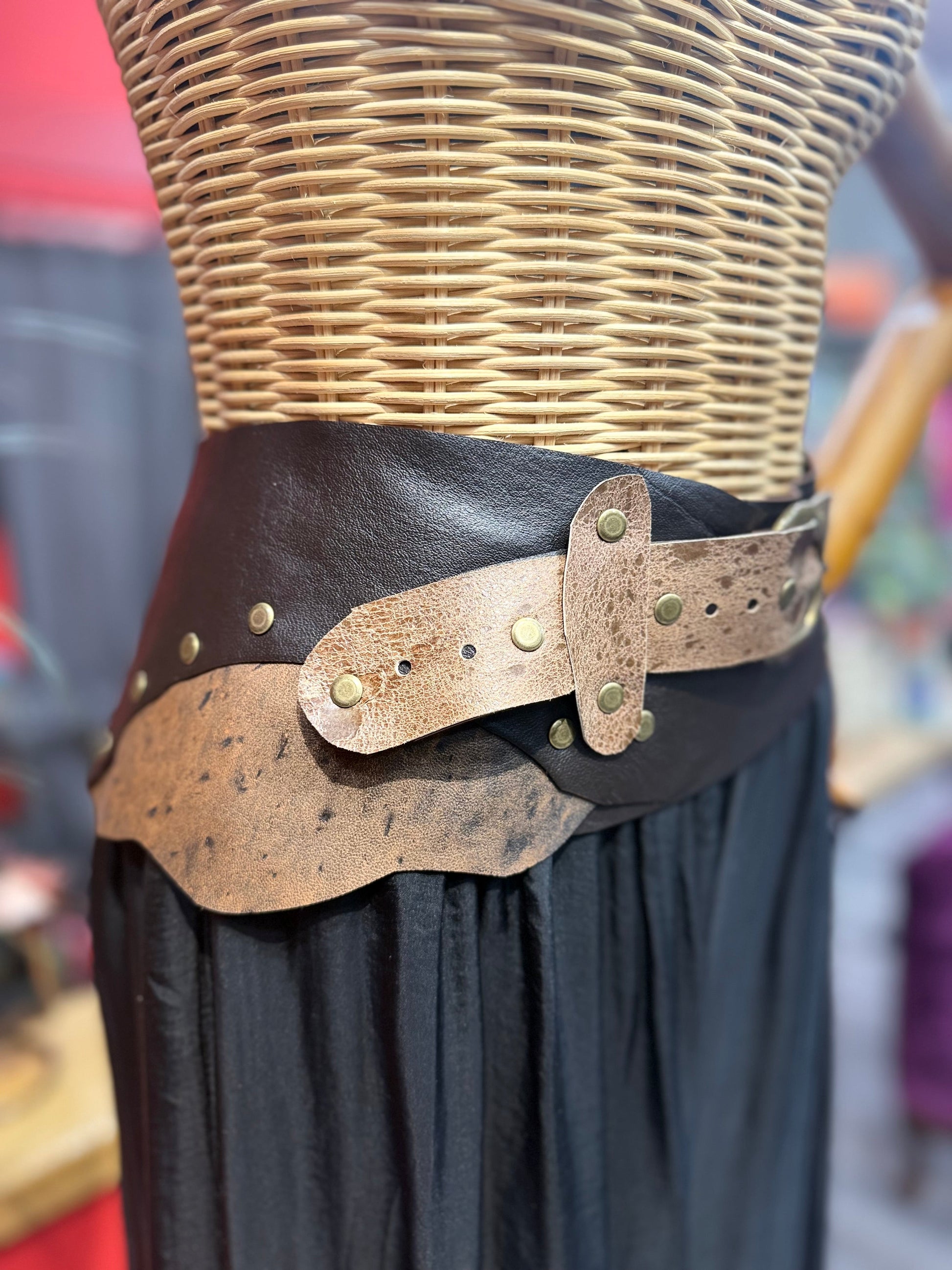 Crawford Hakiki Deri El Yapımı Bohem Kemer – Rustic Taupe Aksesuar > Kemer butik bohem giyim – Yılday Gür Butik Üsküdar Emaar