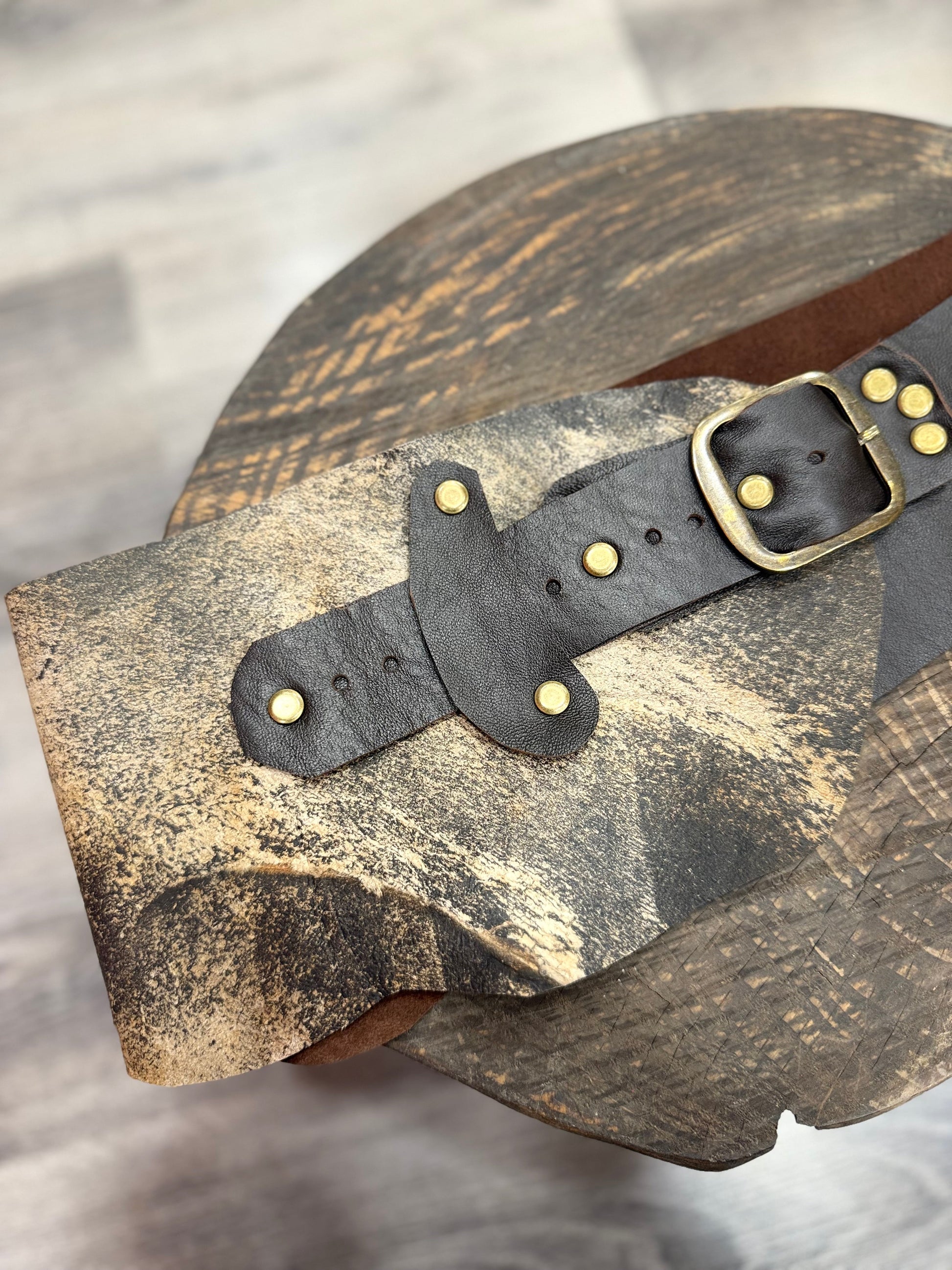 Crawford Hakiki Deri El Yapımı Kemer Aksesuar > Kemer butik bohem giyim – Yılday Gür Butik Üsküdar Emaar