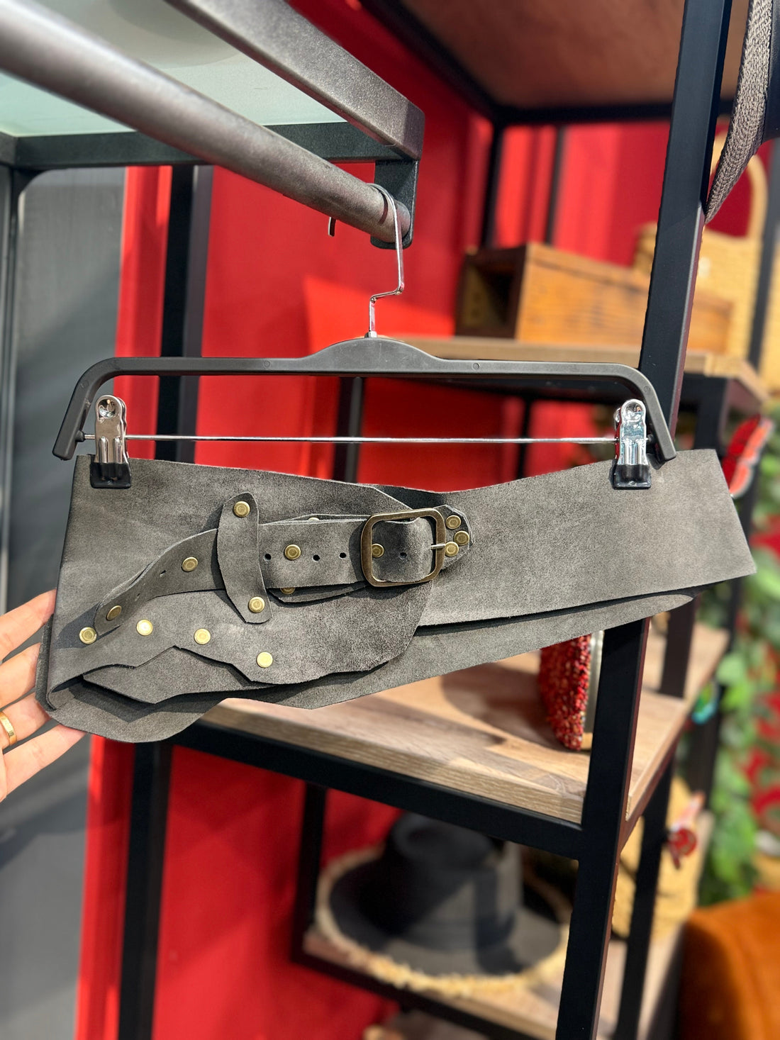 Cyrus El Yapımı Nubuk Tasarım Kemer Aksesuar > Kemer butik bohem giyim – Yılday Gür Butik Üsküdar Emaar