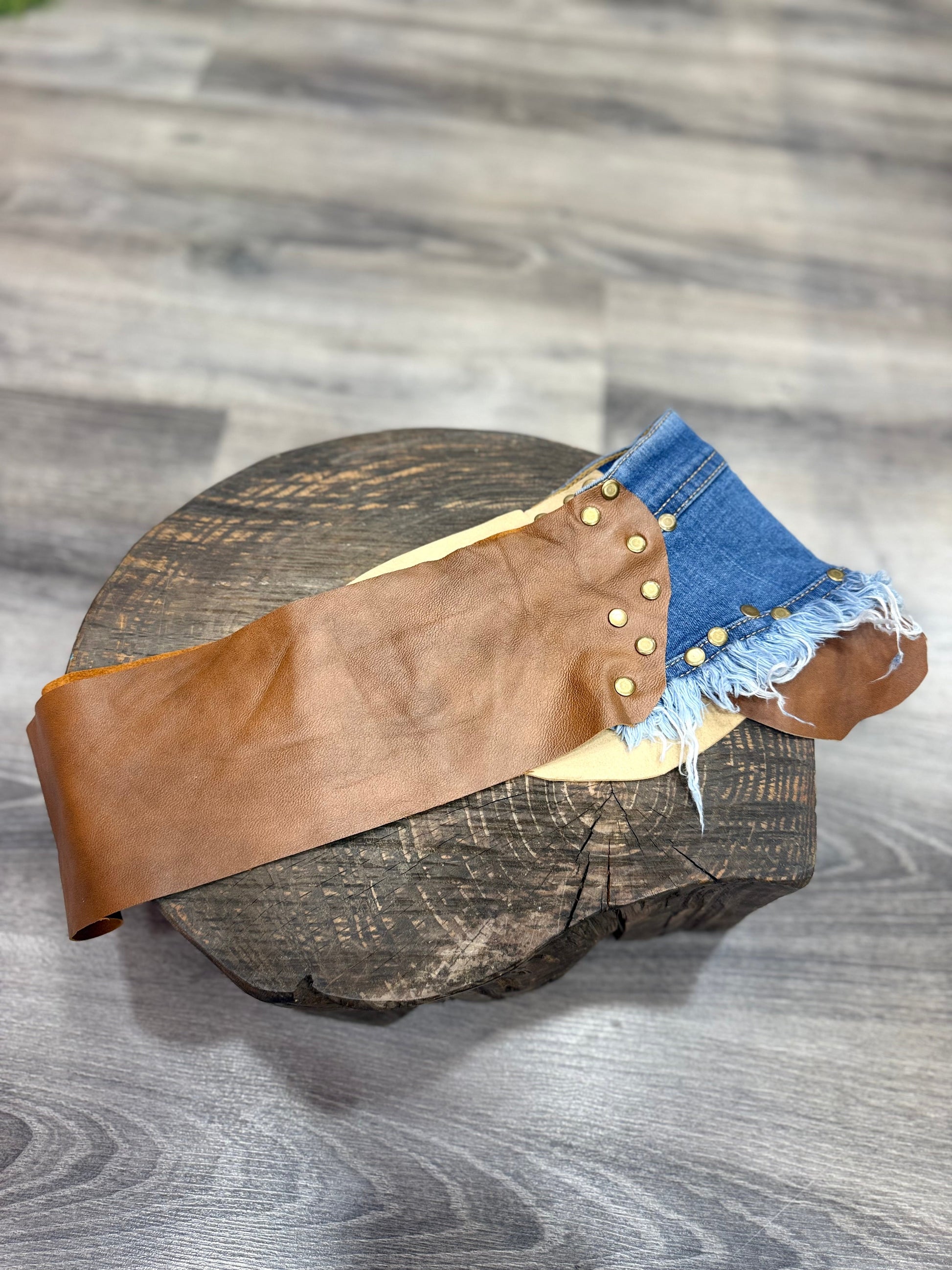 Darwin Denim Deri El Yapımı Kemer Aksesuar > Kemer butik bohem giyim – Yılday Gür Butik Üsküdar Emaar