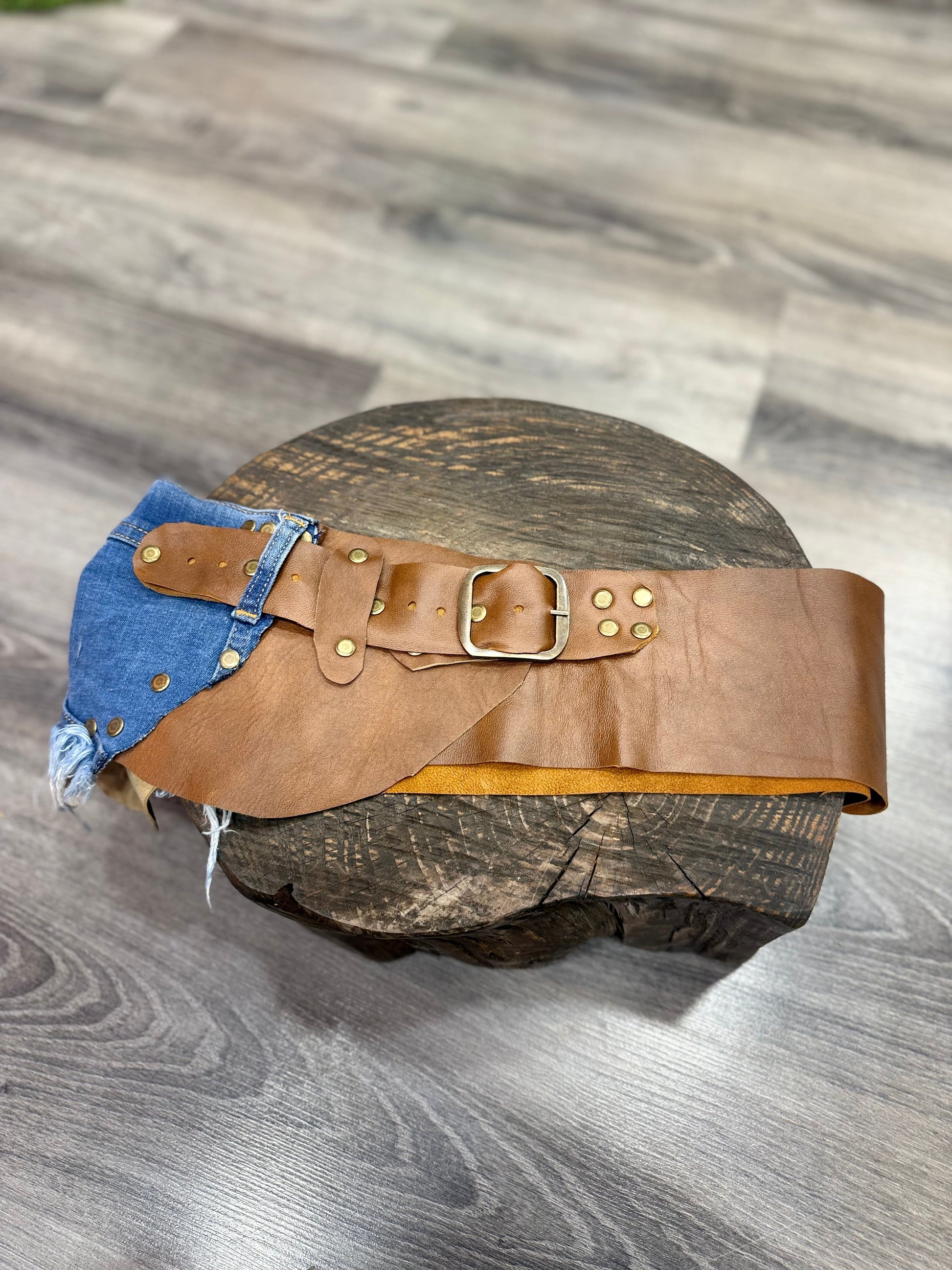 Darwin Denim Deri El Yapımı Kemer Aksesuar > Kemer butik bohem giyim – Yılday Gür Butik Üsküdar Emaar