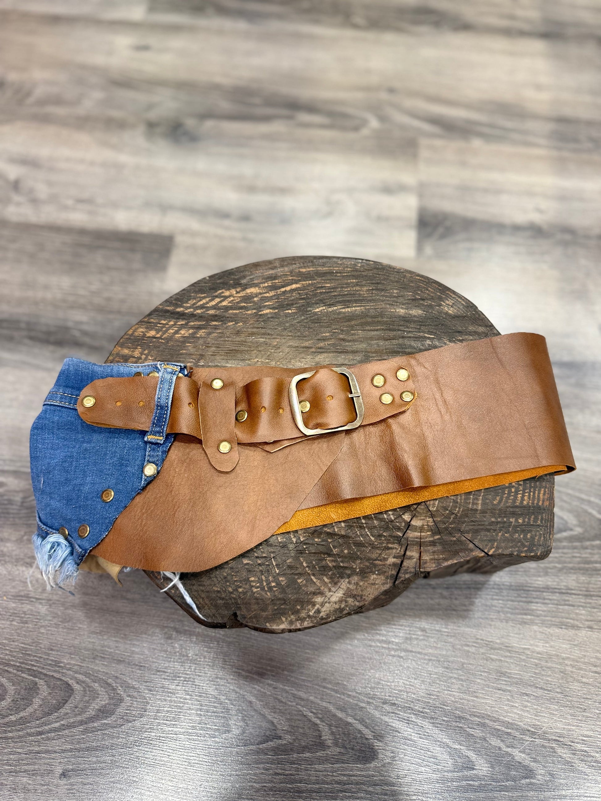 Darwin Denim Deri El Yapımı Kemer Aksesuar > Kemer butik bohem giyim – Yılday Gür Butik Üsküdar Emaar