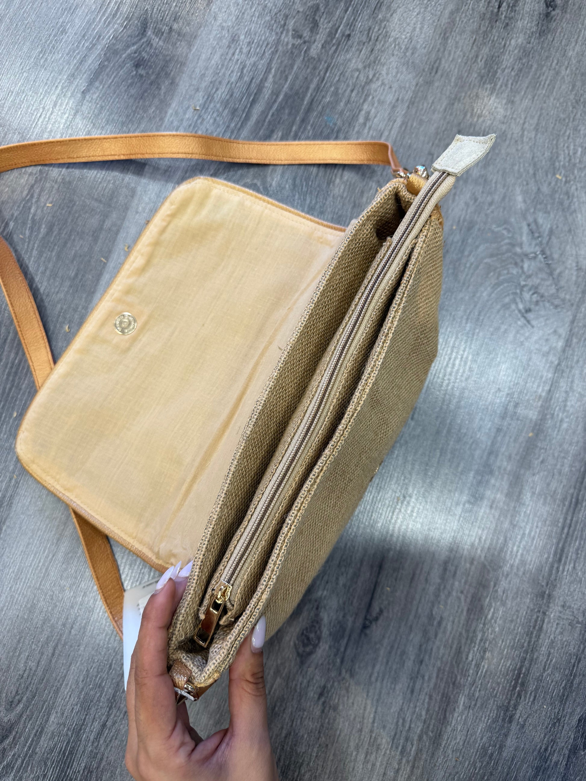 Doğal Taş Detaylı Hasır Çanta – El Yapımı ve Bohem Tarz Kadın Çanta Aksesuarlar butik bohem giyim – Yılday Gür Butik Üsküdar Emaar