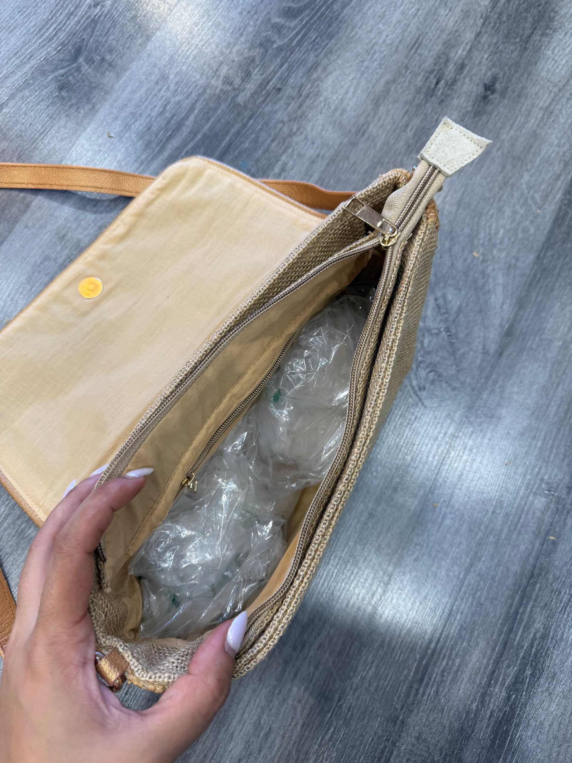 Doğal Taş Detaylı Hasır Çanta – El Yapımı ve Bohem Tarz Kadın Çanta Aksesuarlar butik bohem giyim – Yılday Gür Butik Üsküdar Emaar