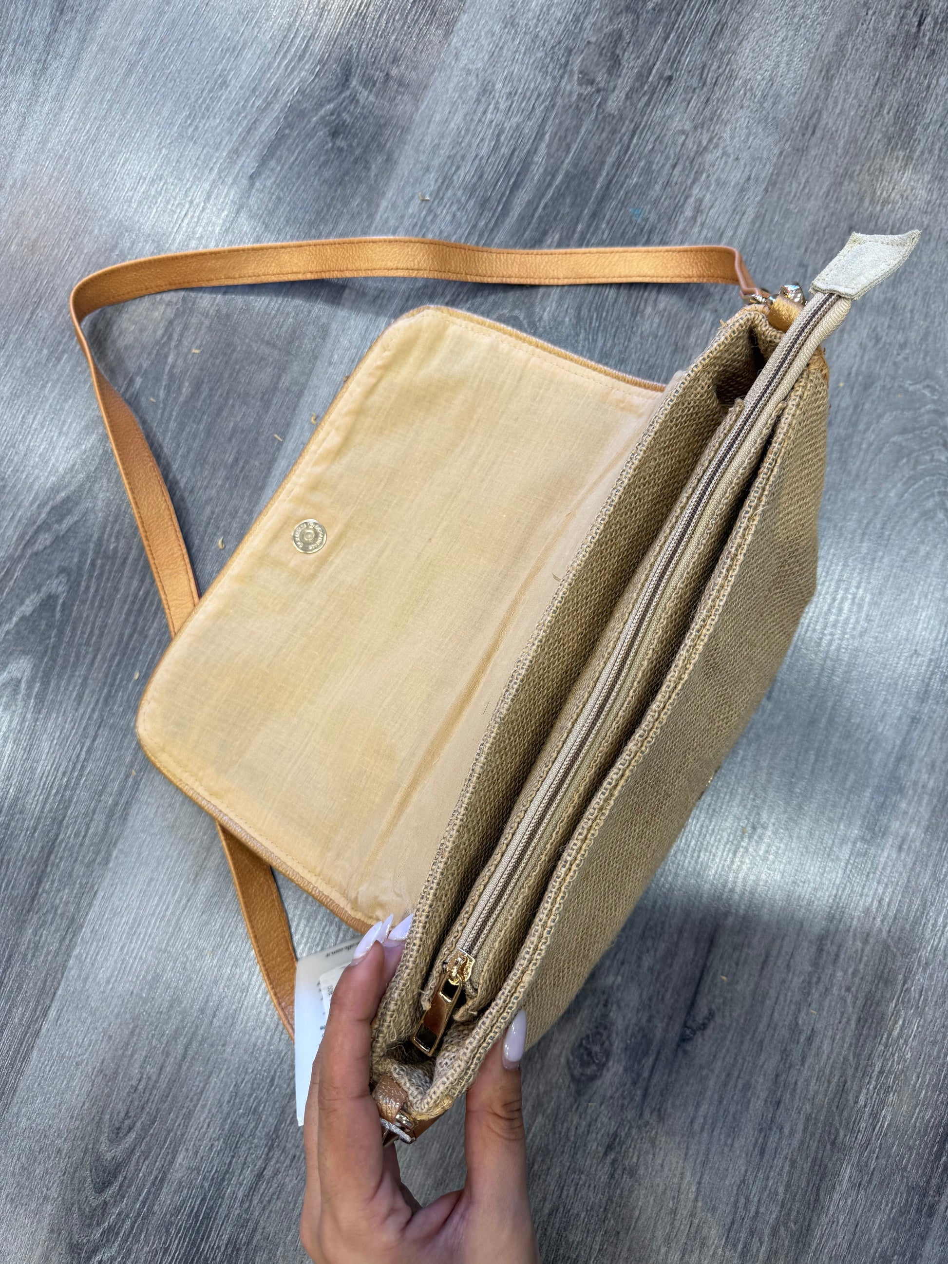 Doğal Taş Detaylı Hasır Çanta – El Yapımı ve Bohem Tarz Kadın Çanta Aksesuarlar butik bohem giyim – Yılday Gür Butik Üsküdar Emaar