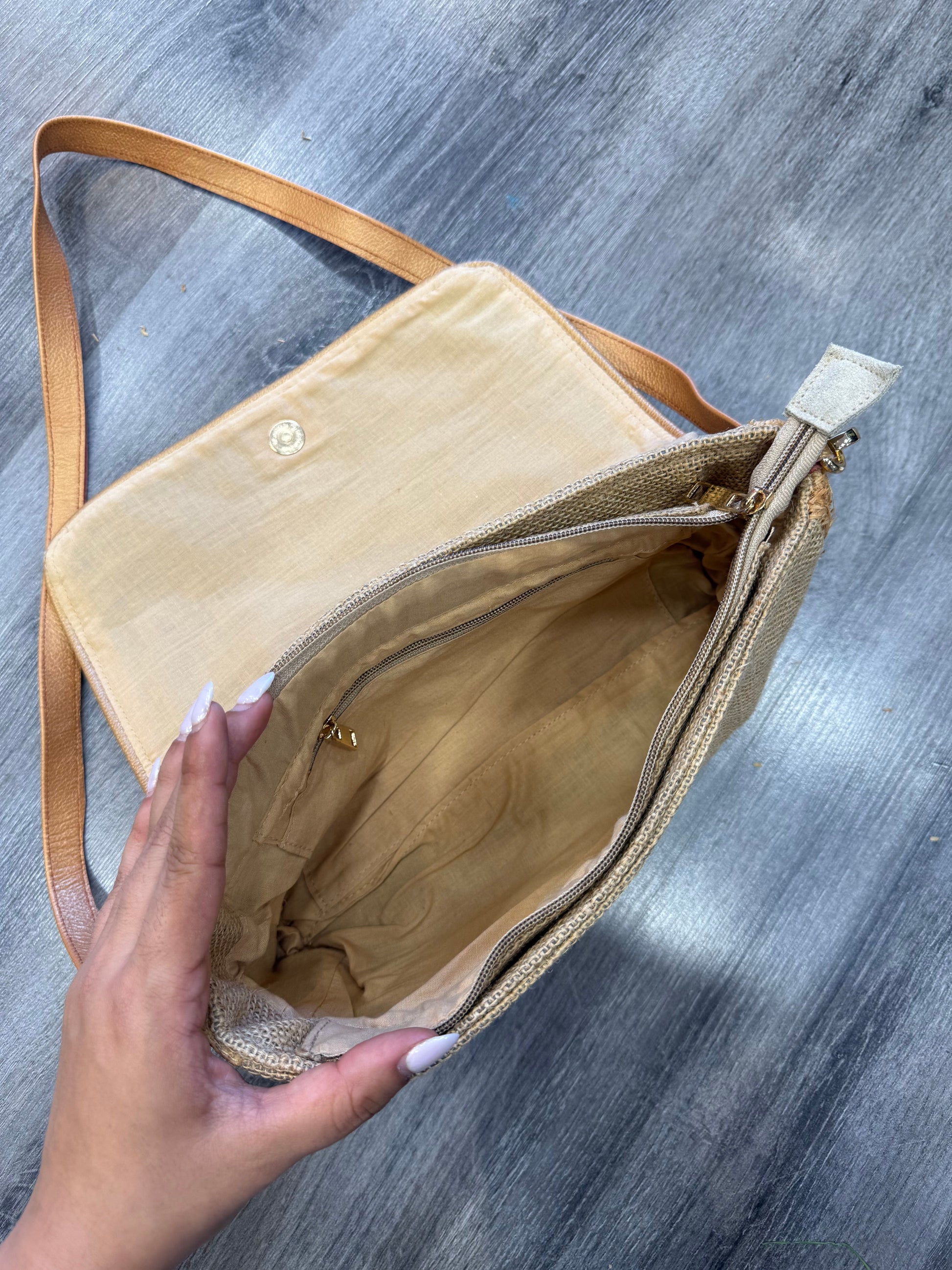 Doğal Taş Detaylı Hasır Çanta – El Yapımı ve Bohem Tarz Kadın Çanta Aksesuarlar butik bohem giyim – Yılday Gür Butik Üsküdar Emaar