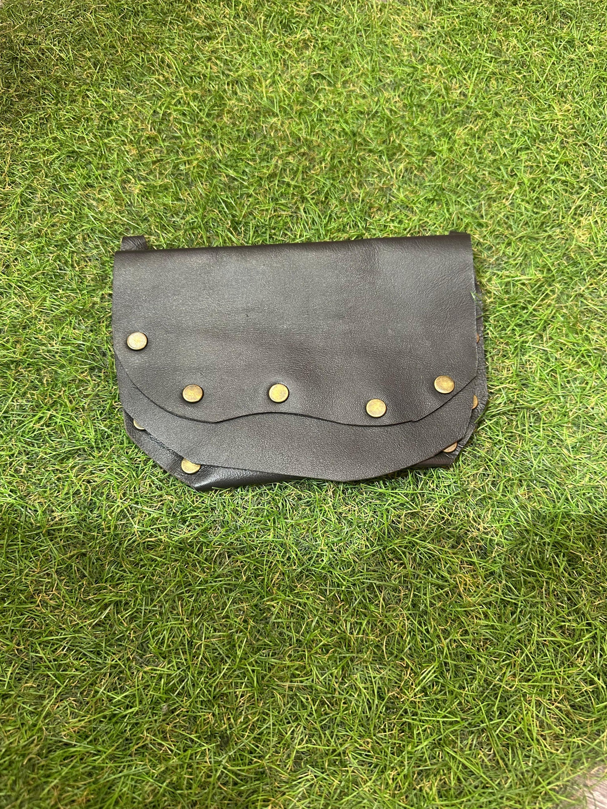 El Yapımı Hakiki Deri Kemer Cebi - Kahverengi Bohem Bel Aksesuarı Aksesuar > Kemer butik bohem giyim – Yılday Gür Butik Üsküdar Emaar