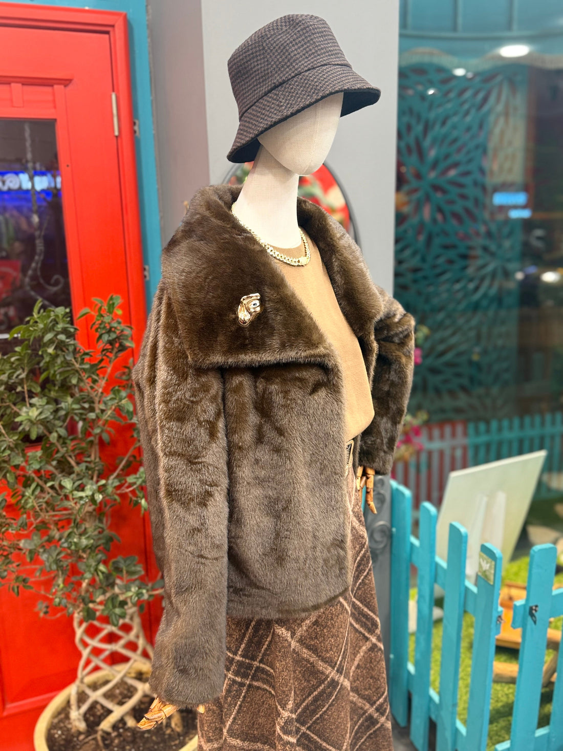 Geniş Yaka Kahverengi Kürk - Kısa Kesim Yumuşak Dokulu Lüks Ceket Giyim > Dış Giyim > Ceket & Yelek > Ceket butik bohem giyim – Yılday Gür Butik Üsküdar Emaar