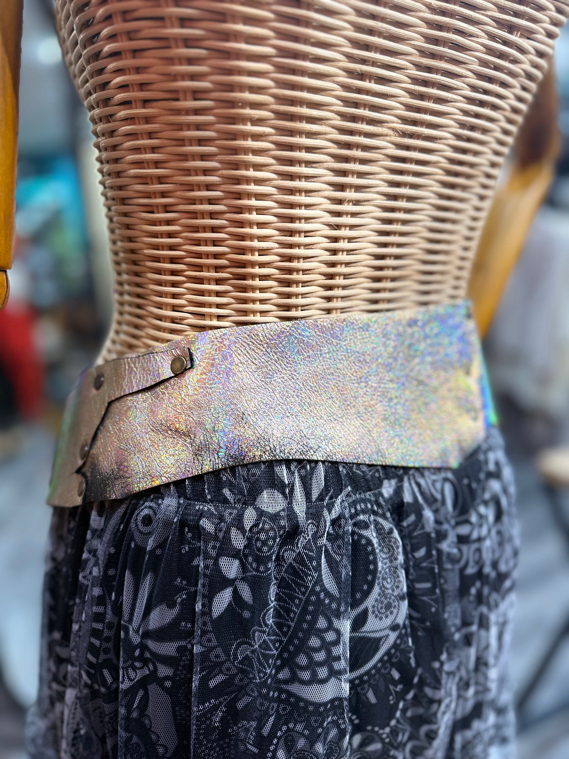 Giselle Deri Kemer | Pastel Efektli Hakiki Deri El Yapımı Bohem Bel Kemer Aksesuar > Kemer butik bohem giyim – Yılday Gür Butik Üsküdar Emaar