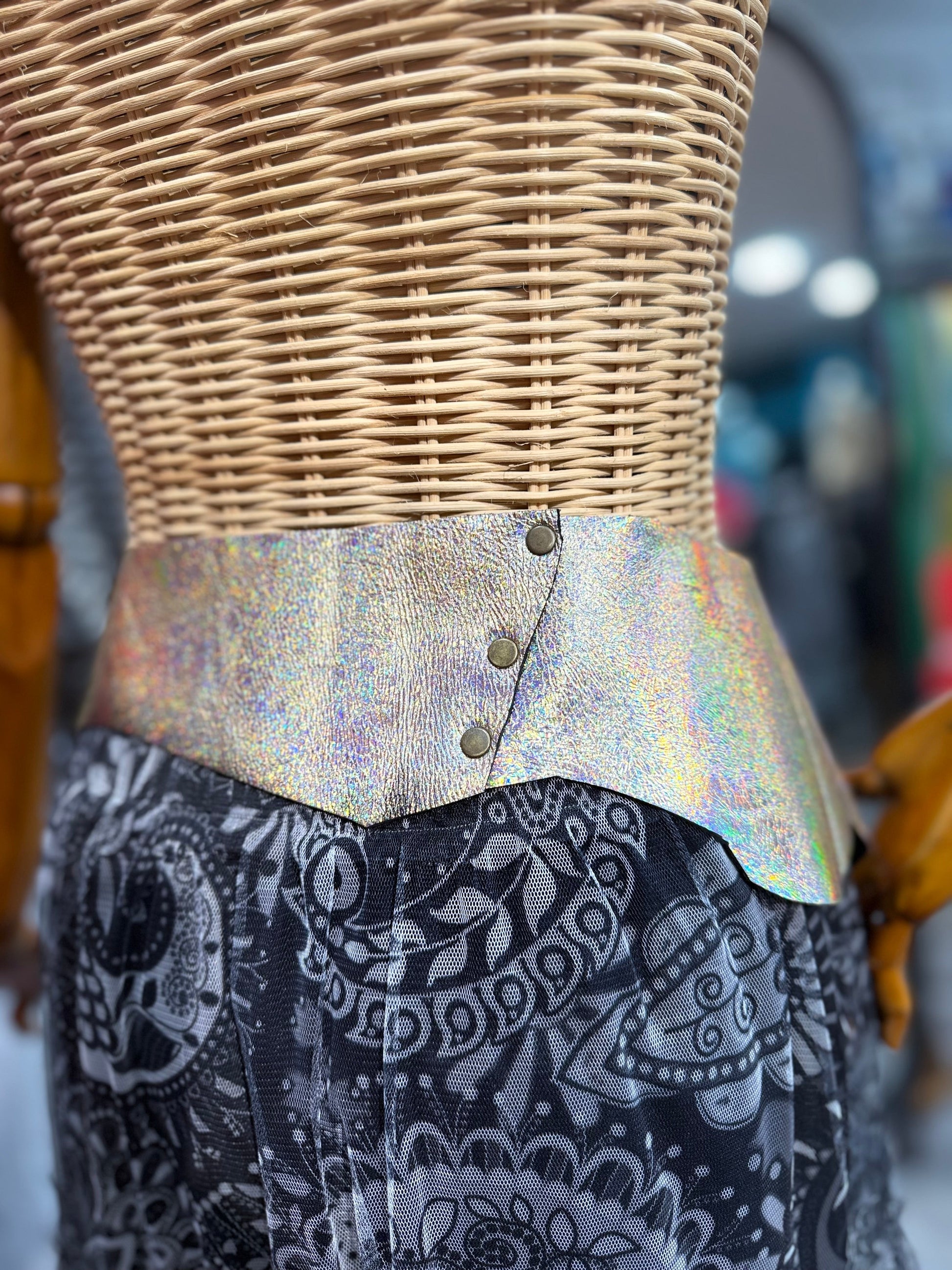 Giselle Deri Kemer | Pastel Efektli Hakiki Deri El Yapımı Bohem Bel Kemer Aksesuar > Kemer butik bohem giyim – Yılday Gür Butik Üsküdar Emaar