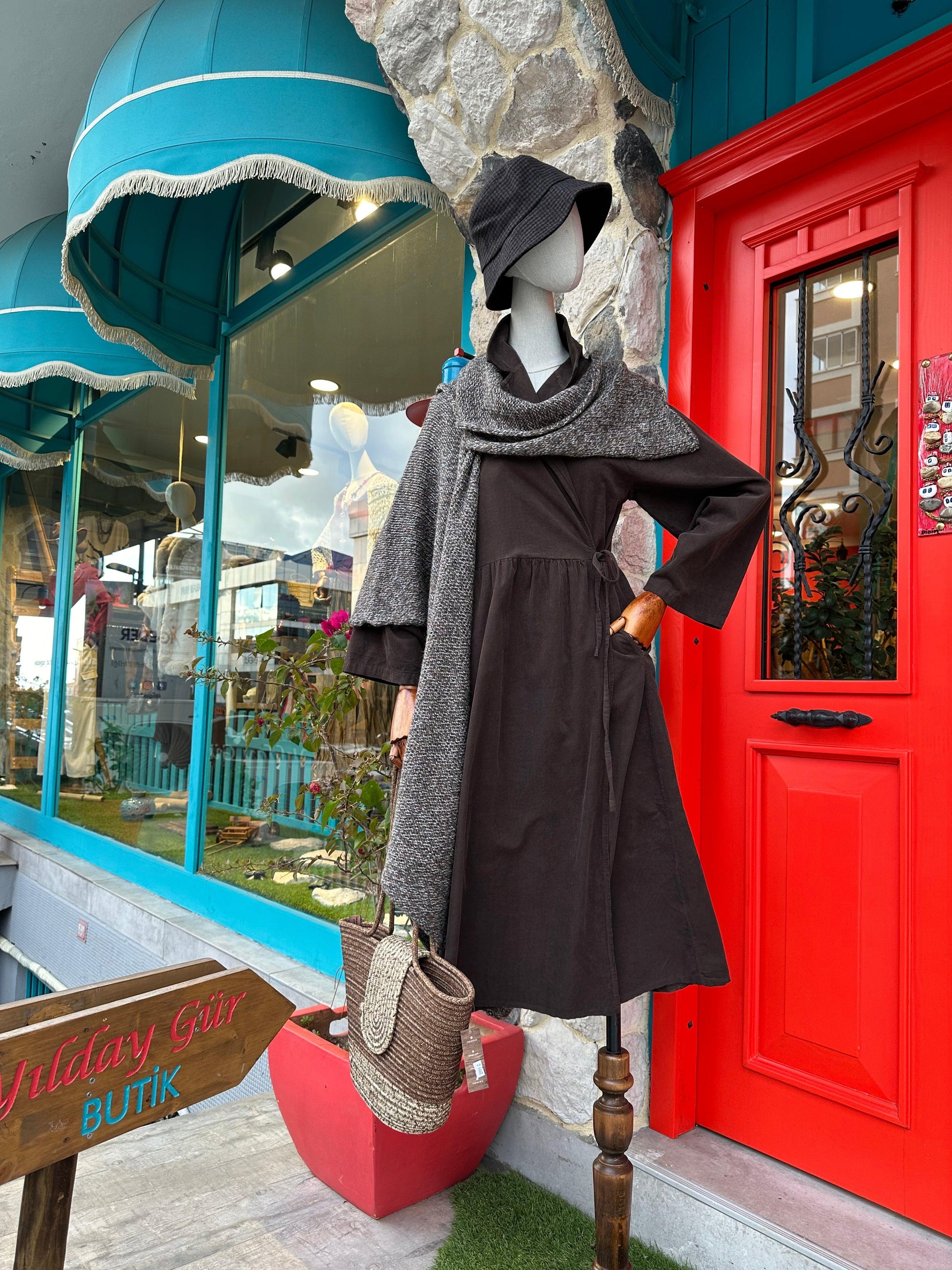 Gömlek Yaka Bağlama Detaylı Kadife Elbise Giyim > Elbise butik bohem giyim – Yılday Gür Butik