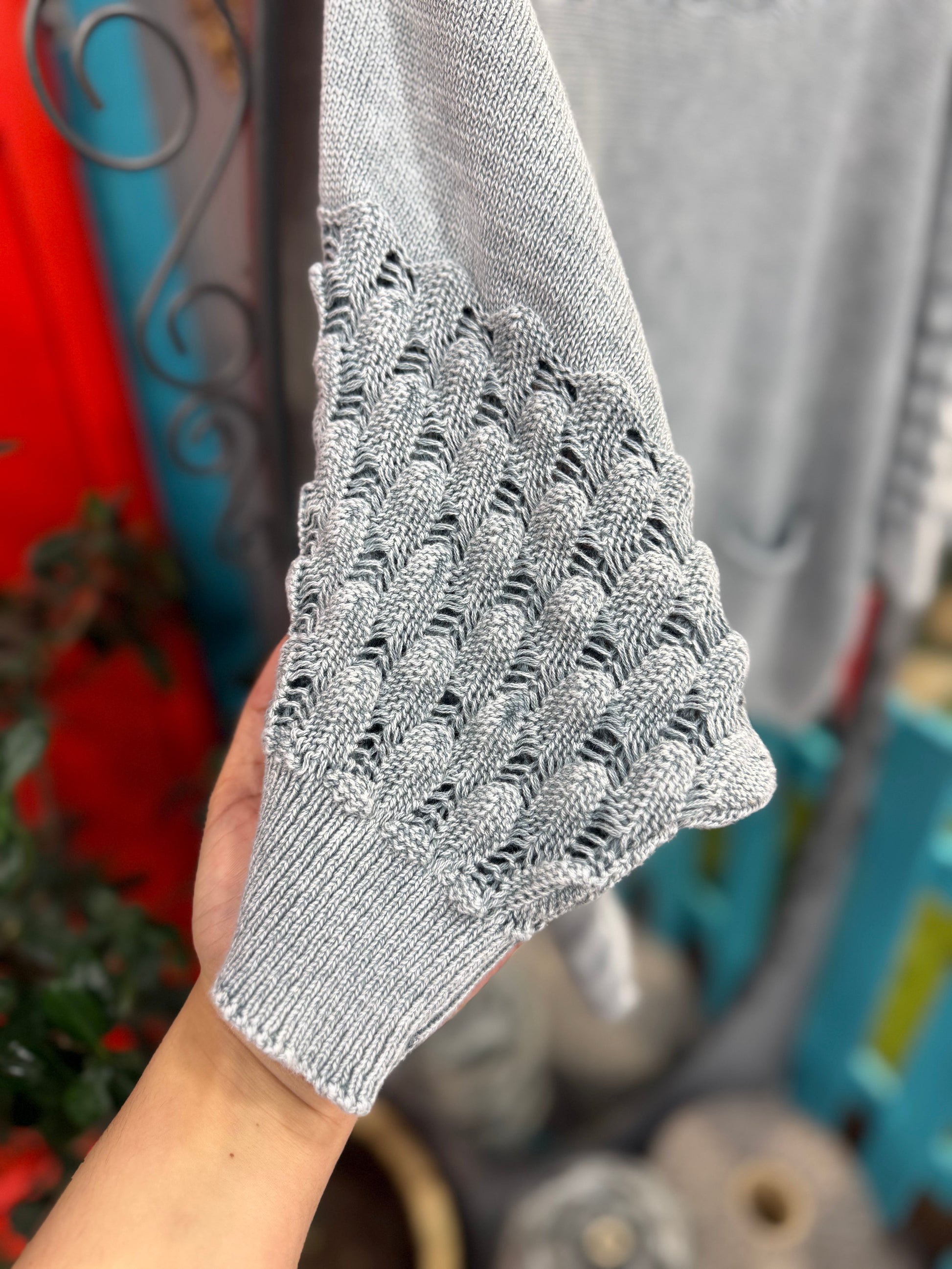 Gri Cep Detaylı Ajurlu Yaka Triko Kazak Giyim > Üst Giyim > Kazak & Hırka > Kazak butik bohem giyim – Yılday Gür Butik Üsküdar Emaar