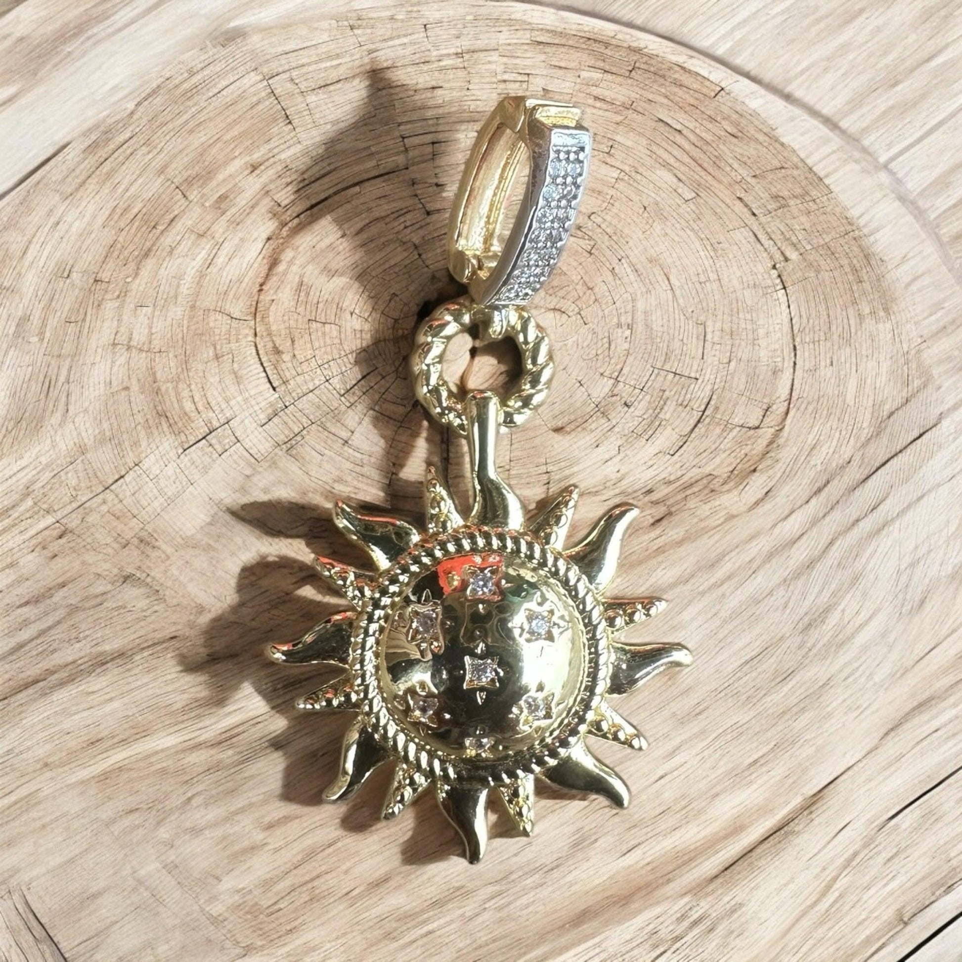 Güneş Çelik Charm butik bohem giyim – Yılday Gür Butik Üsküdar Emaar