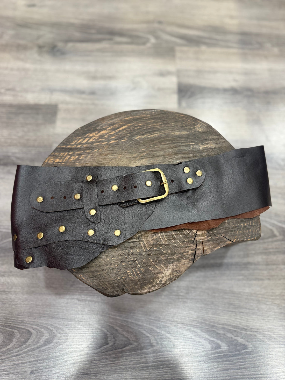 Gunner Hakiki Deri El Yapımı Western Kemer – Antrasit Aksesuar > Kemer butik bohem giyim – Yılday Gür Butik Üsküdar Emaar