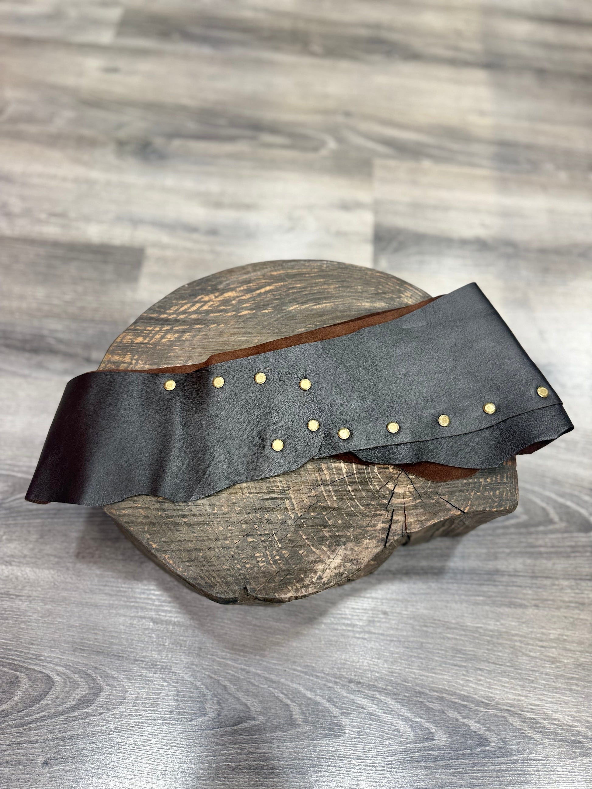 Gunner Hakiki Deri El Yapımı Western Kemer – Antrasit Aksesuar > Kemer butik bohem giyim – Yılday Gür Butik Üsküdar Emaar