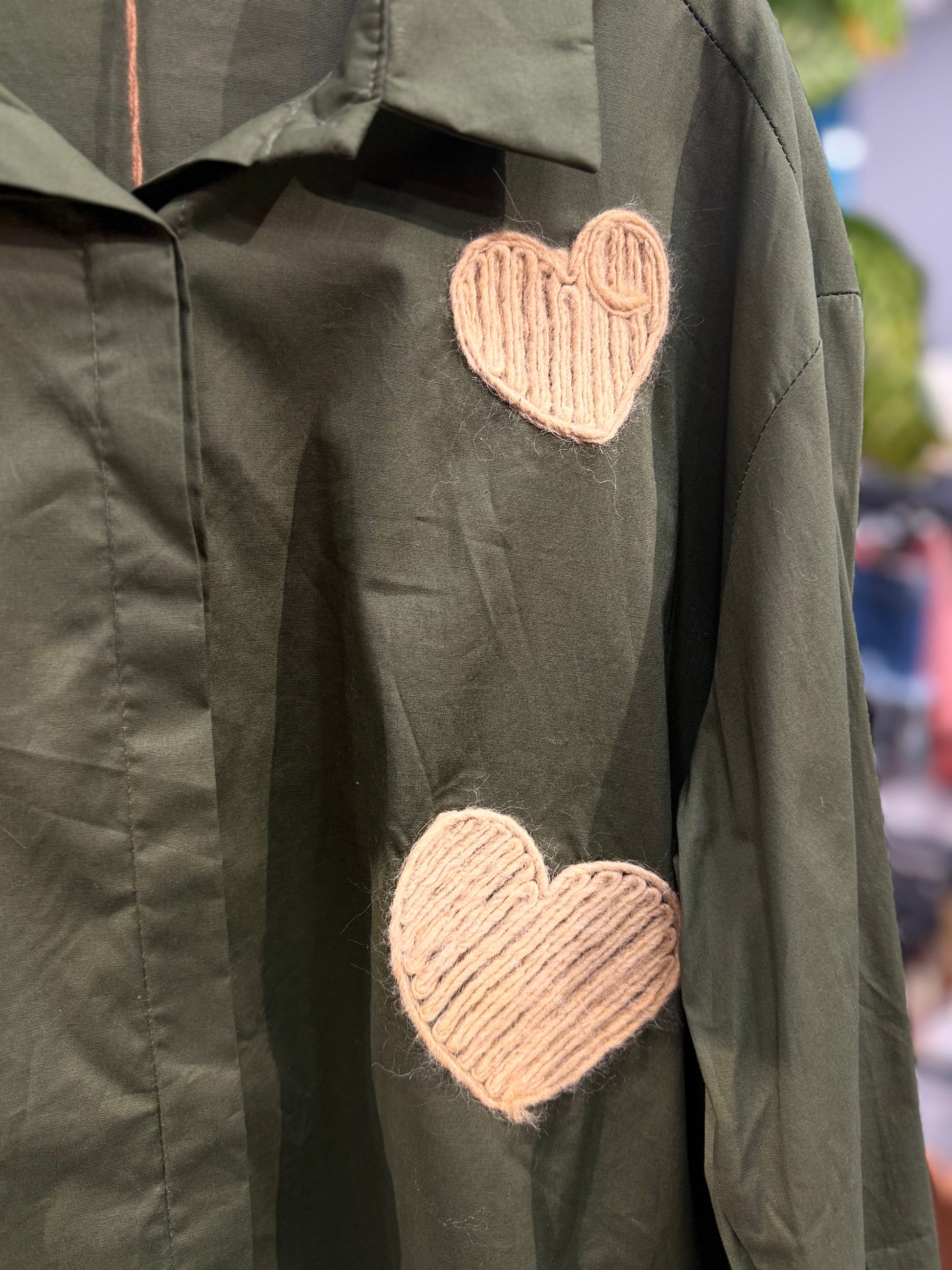 Haki Hasır Kalp İşlemeli Oversize Gömlek - Bohem Tasarım Rahat Kesim Gömlek Giyim > Üst Giyim > Gömlek butik bohem giyim – Yılday Gür Butik Üsküdar Emaar