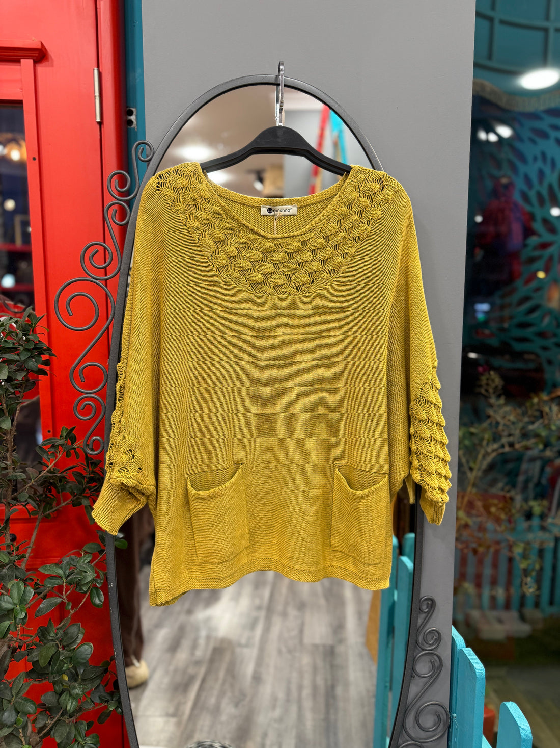 Hardal Sarısı Cep Detaylı Ajurlu Yaka Triko Kazak Giyim > Üst Giyim > Kazak & Hırka > Kazak butik bohem giyim – Yılday Gür Butik Üsküdar Emaar