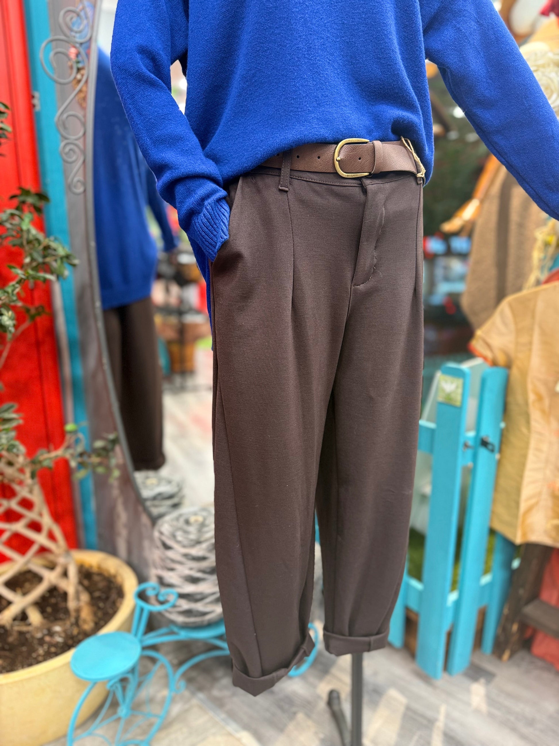 Havuç Kesim Acı Kahve Kemerli Pantolon - İtalyan Tasarımı Şık Pantolon Giyim > Alt Giyim > Pantolon butik bohem giyim – Yılday Gür Butik Üsküdar Emaar